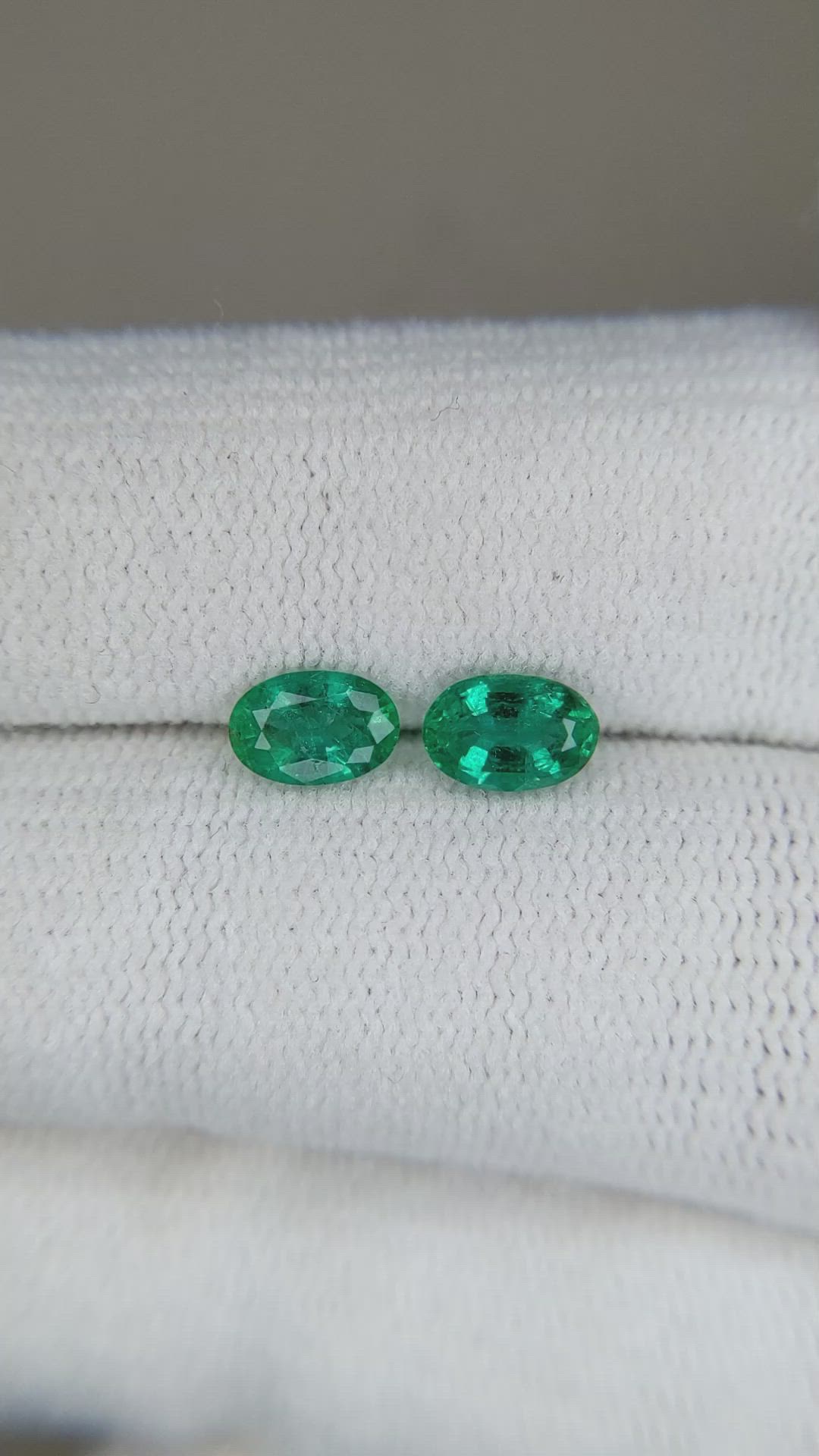 0.87&nbsp;Ct.Tw.Total Carat Weight Emerald Pair from Zambia Size Video