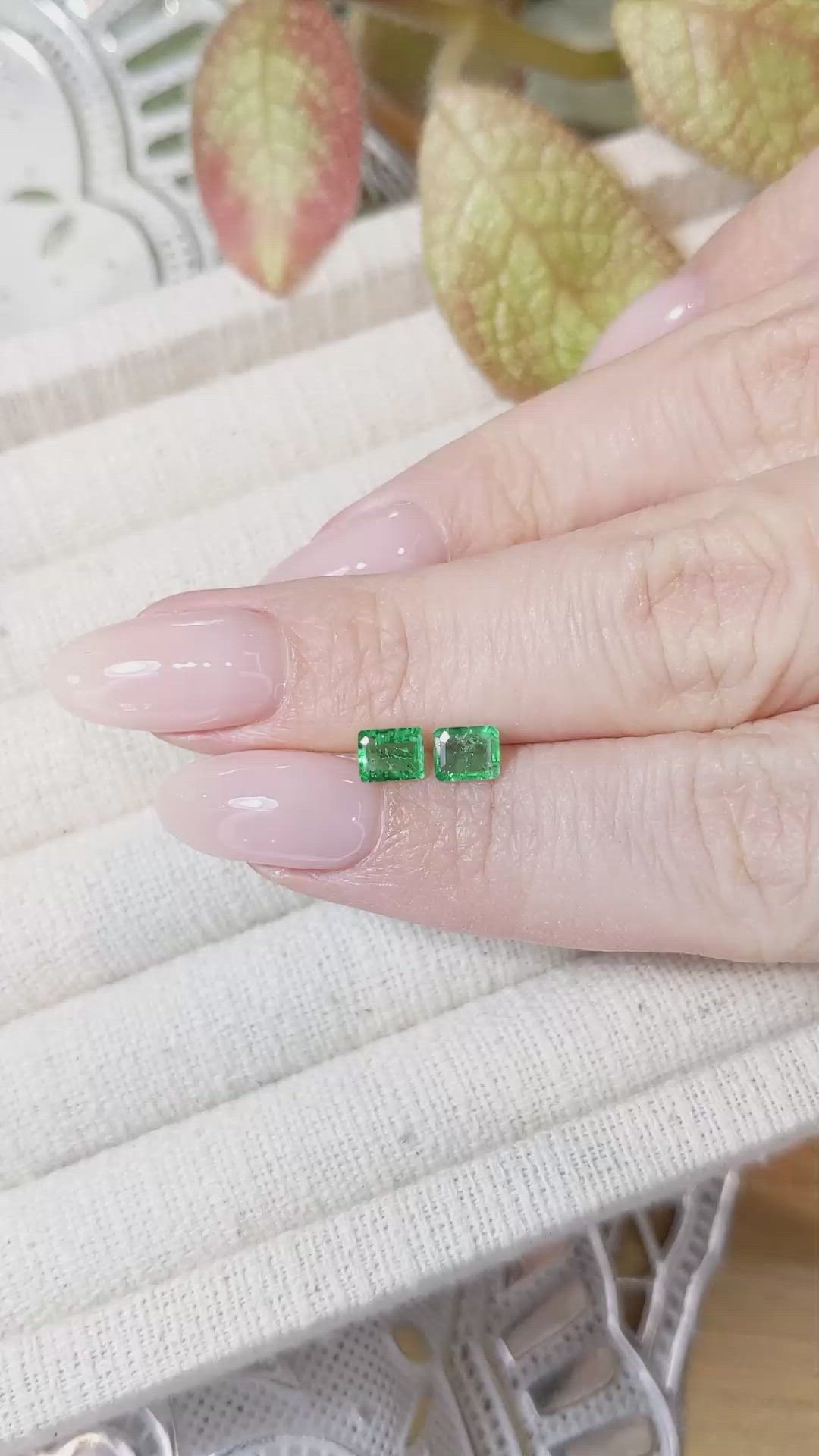 0.73&nbsp;Ct.Tw.Total Carat Weight Emerald Pair from Colombia Size Video