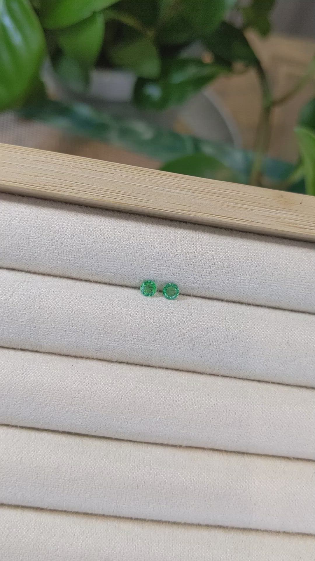 0.26&nbsp;Ct.Tw.Total Carat Weight Emerald Pair from Zambia Size Video