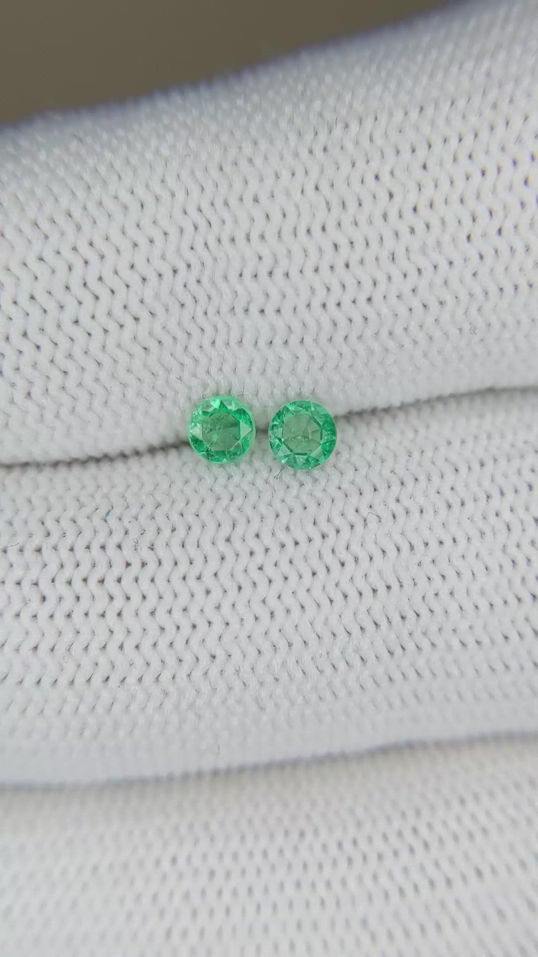 0.26&nbsp;Ct.Tw.Total Carat Weight Emerald Pair from Zambia Size Video