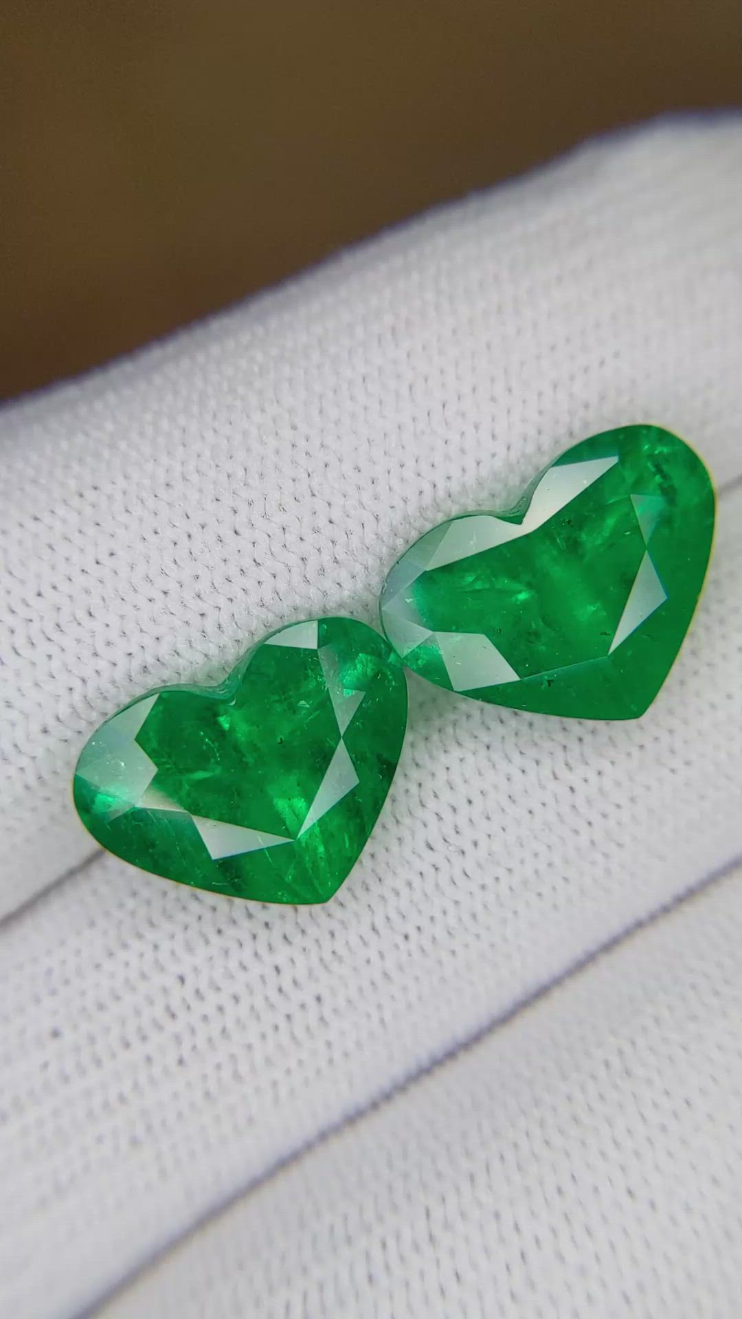 8.74&nbsp;Ct.Tw.Total Carat Weight Emerald Pair from Colombia Size Video