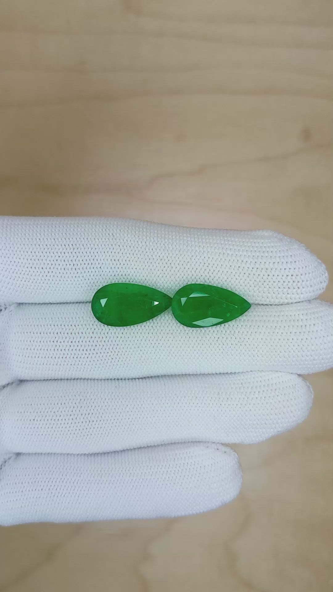 10.27&nbsp;Ct.Tw.Total Carat Weight Emerald Pair from Colombia Size Video