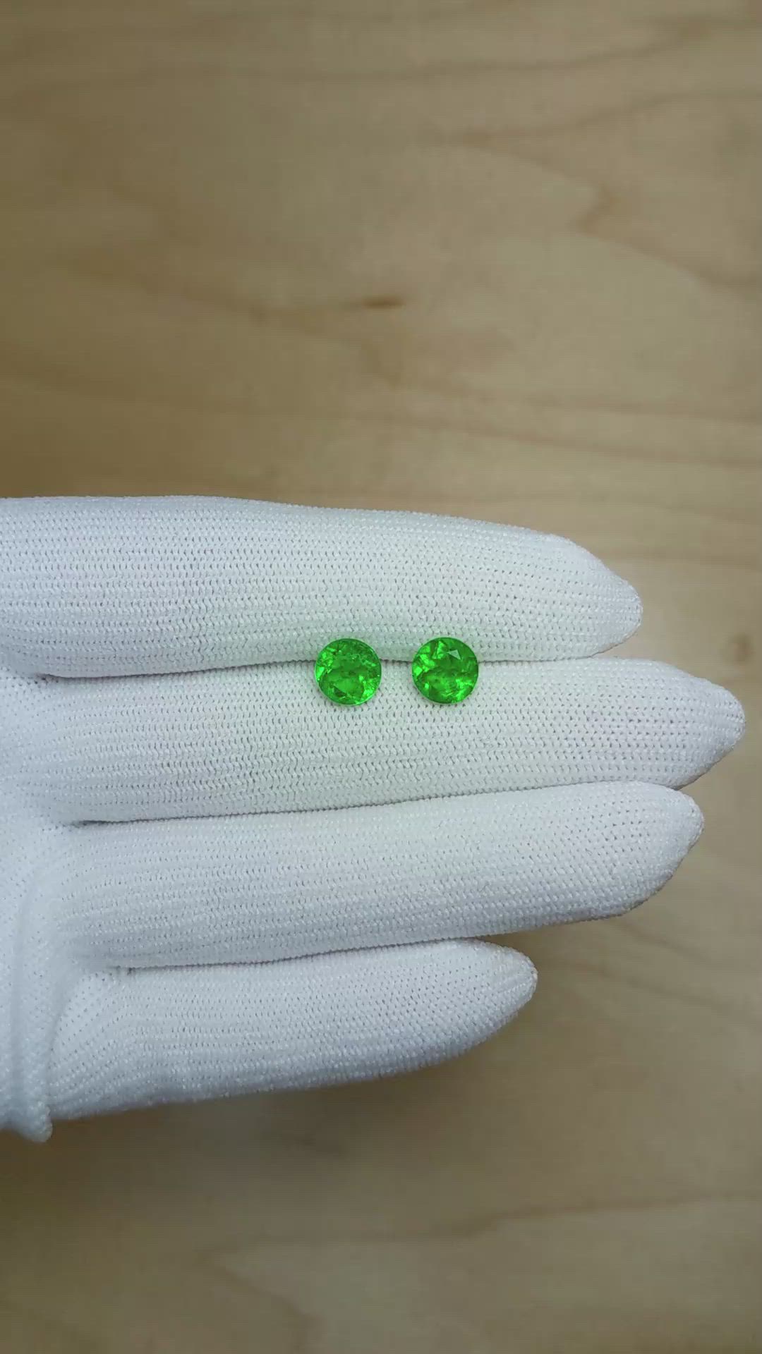 2.79&nbsp;Ct.Tw.Total Carat Weight Emerald Pair from Zambia Size Video