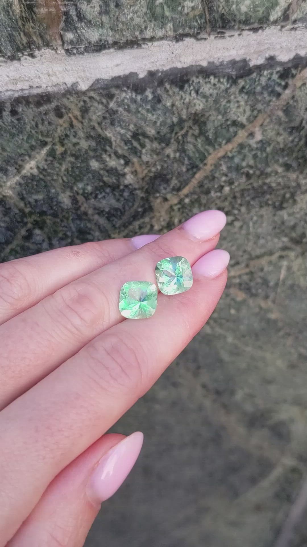 6.74&nbsp;Ct.Tw.Total Carat Weight Emerald Pair from Colombia Size Video