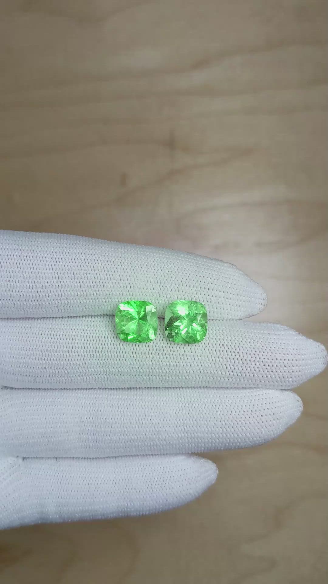 6.74&nbsp;Ct.Tw.Total Carat Weight Emerald Pair from Colombia Size Video