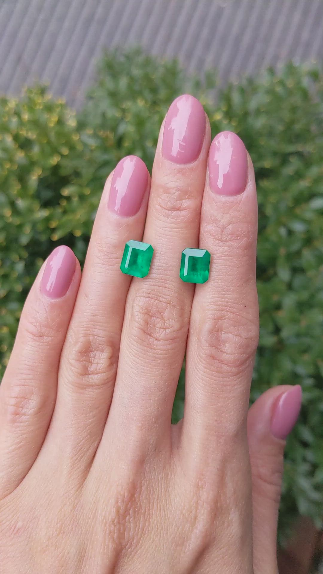 4.12&nbsp;Ct.Tw.Total Carat Weight Emerald Pair from Colombia Size Video