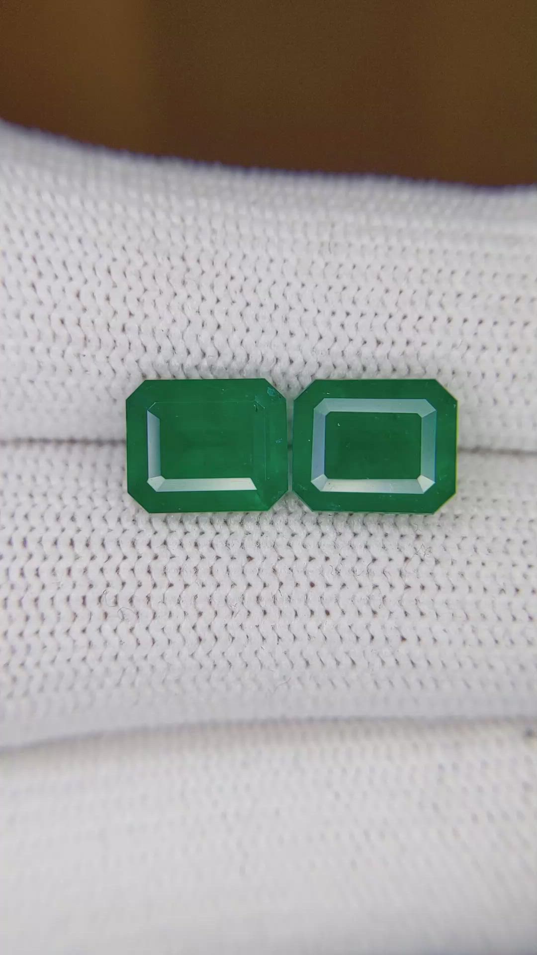 4.12&nbsp;Ct.Tw.Total Carat Weight Emerald Pair from Colombia Size Video