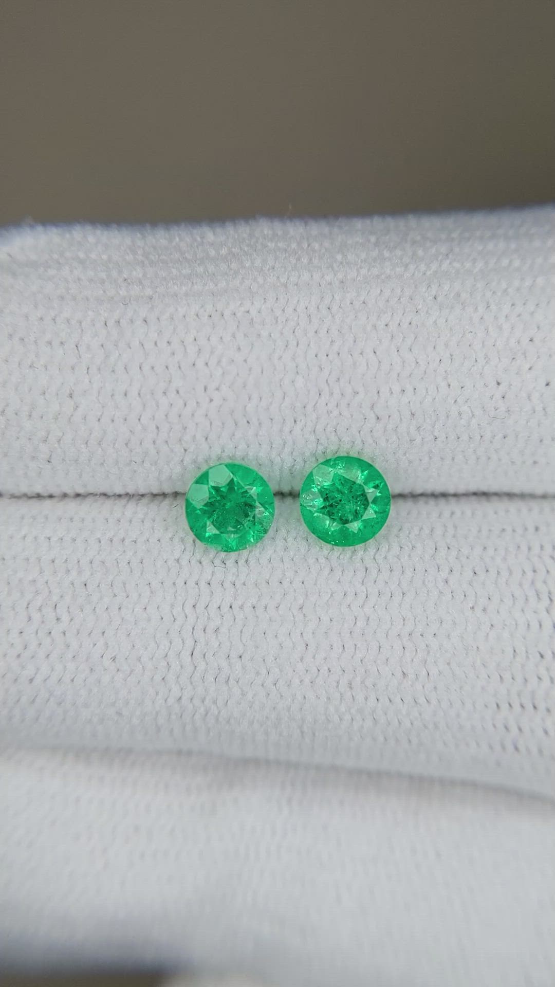 0.74&nbsp;Ct.Tw.Total Carat Weight Emerald Pair from Colombia Size Video