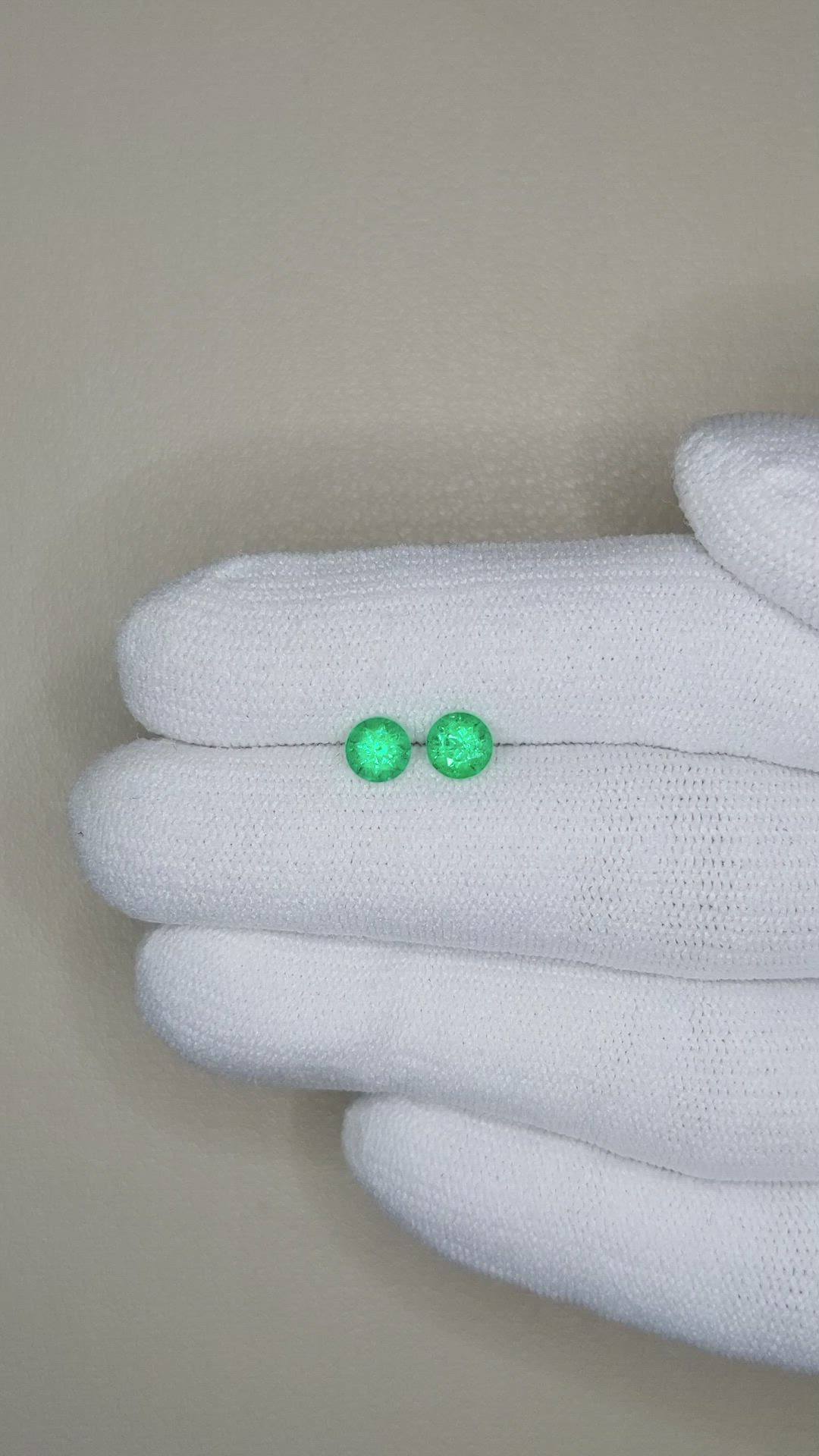 0.74&nbsp;Ct.Tw.Total Carat Weight Emerald Pair from Colombia Size Video