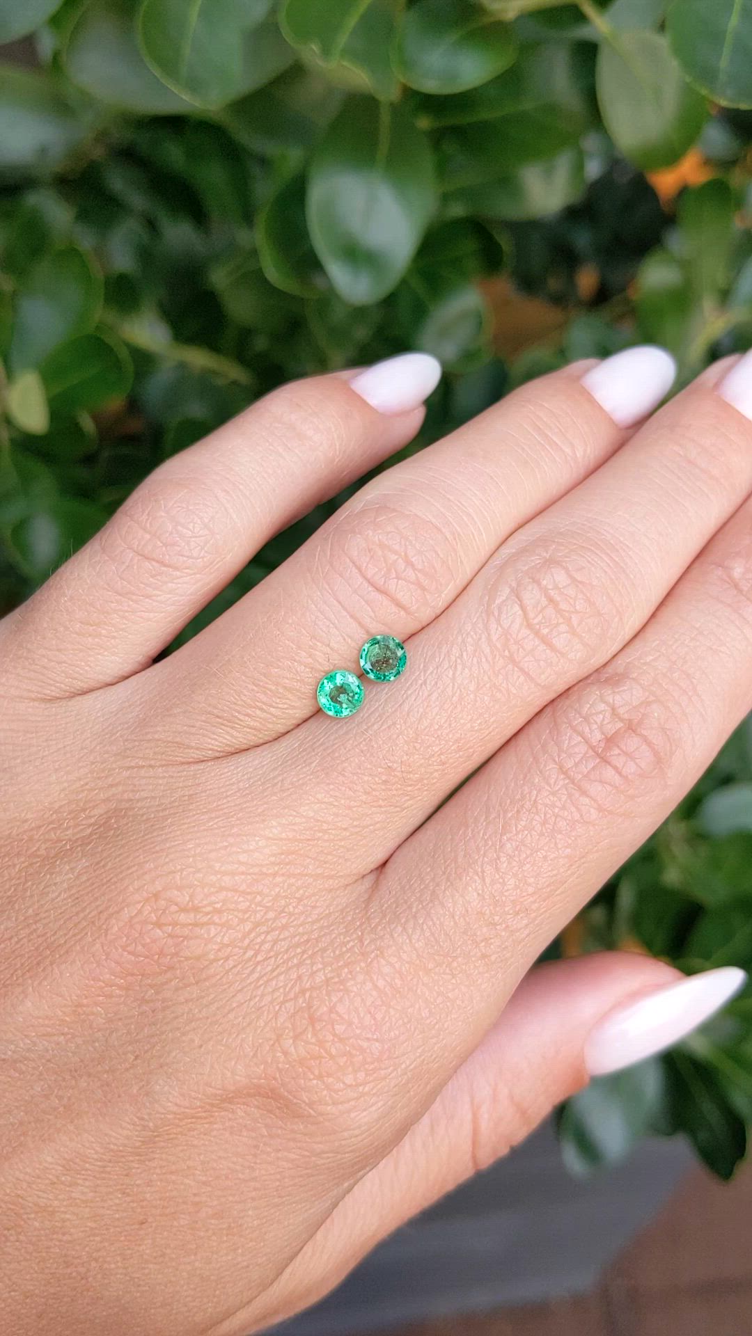 0.65&nbsp;Ct.Tw.Total Carat Weight Emerald Pair from Zambia Size Video