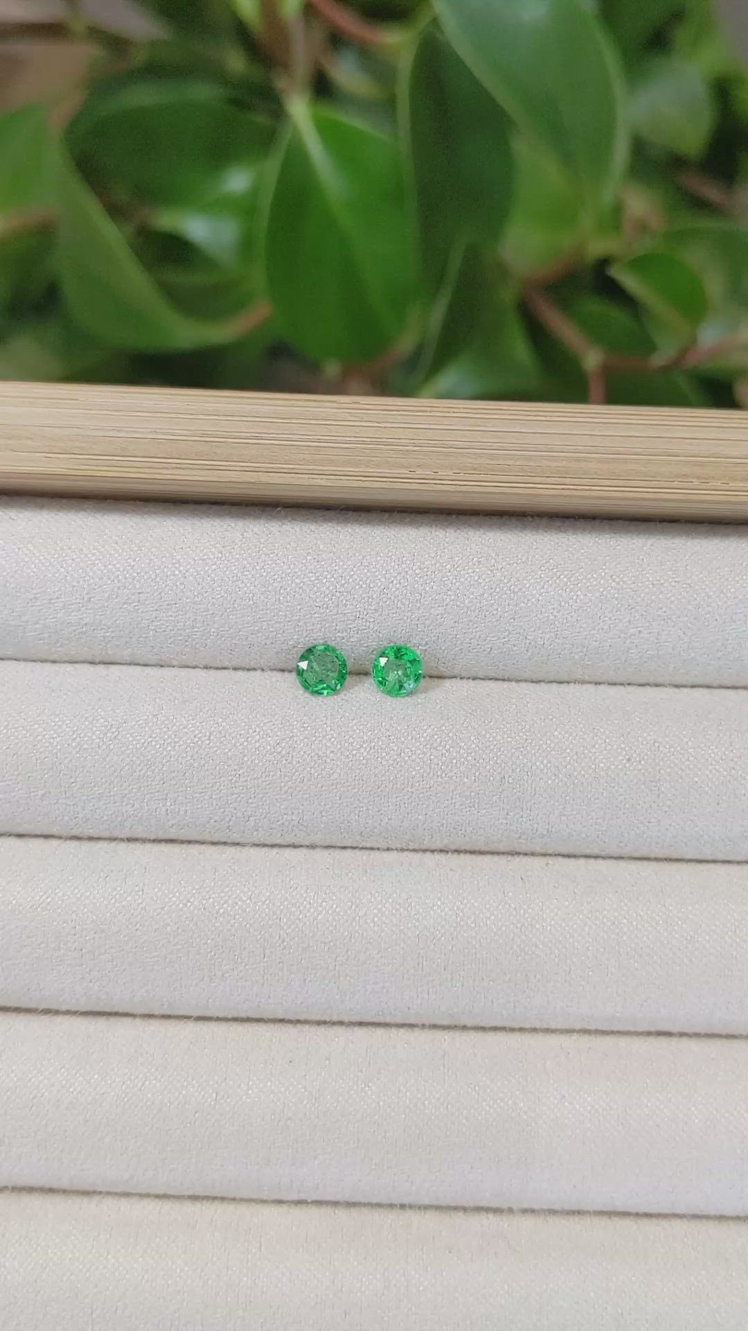 0.65&nbsp;Ct.Tw.Total Carat Weight Emerald Pair from Zambia Size Video