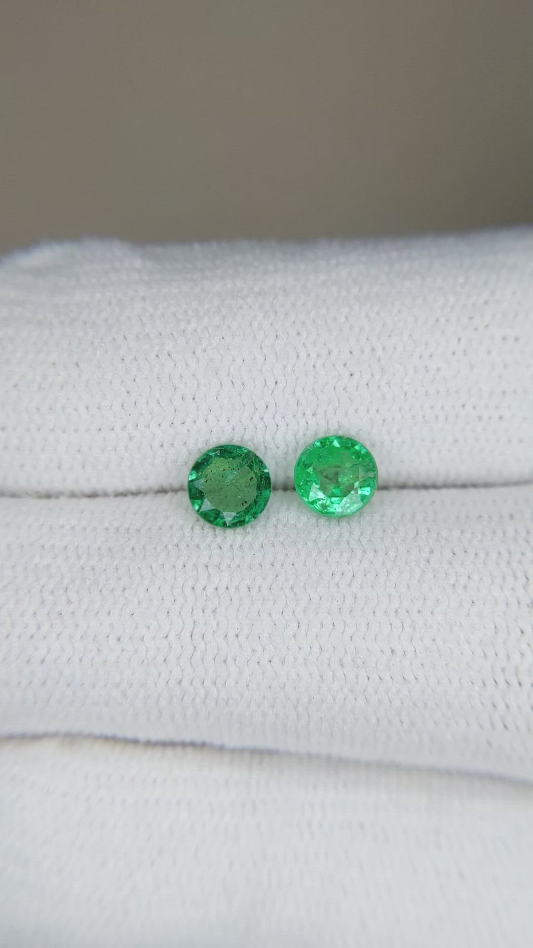 0.65&nbsp;Ct.Tw.Total Carat Weight Emerald Pair from Zambia Size Video