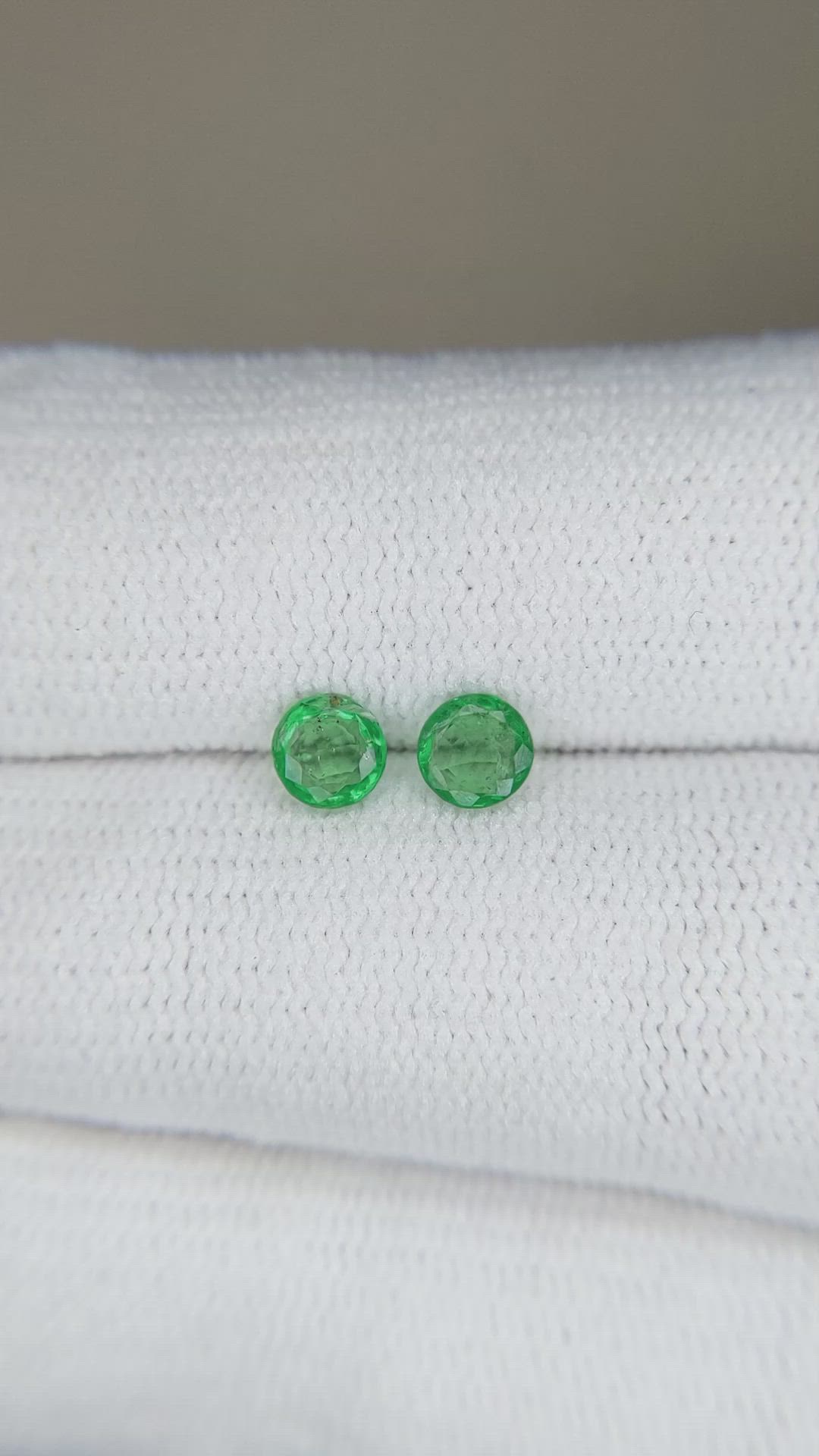 0.48&nbsp;Ct.Tw.Total Carat Weight Emerald Pair from Zambia Size Video