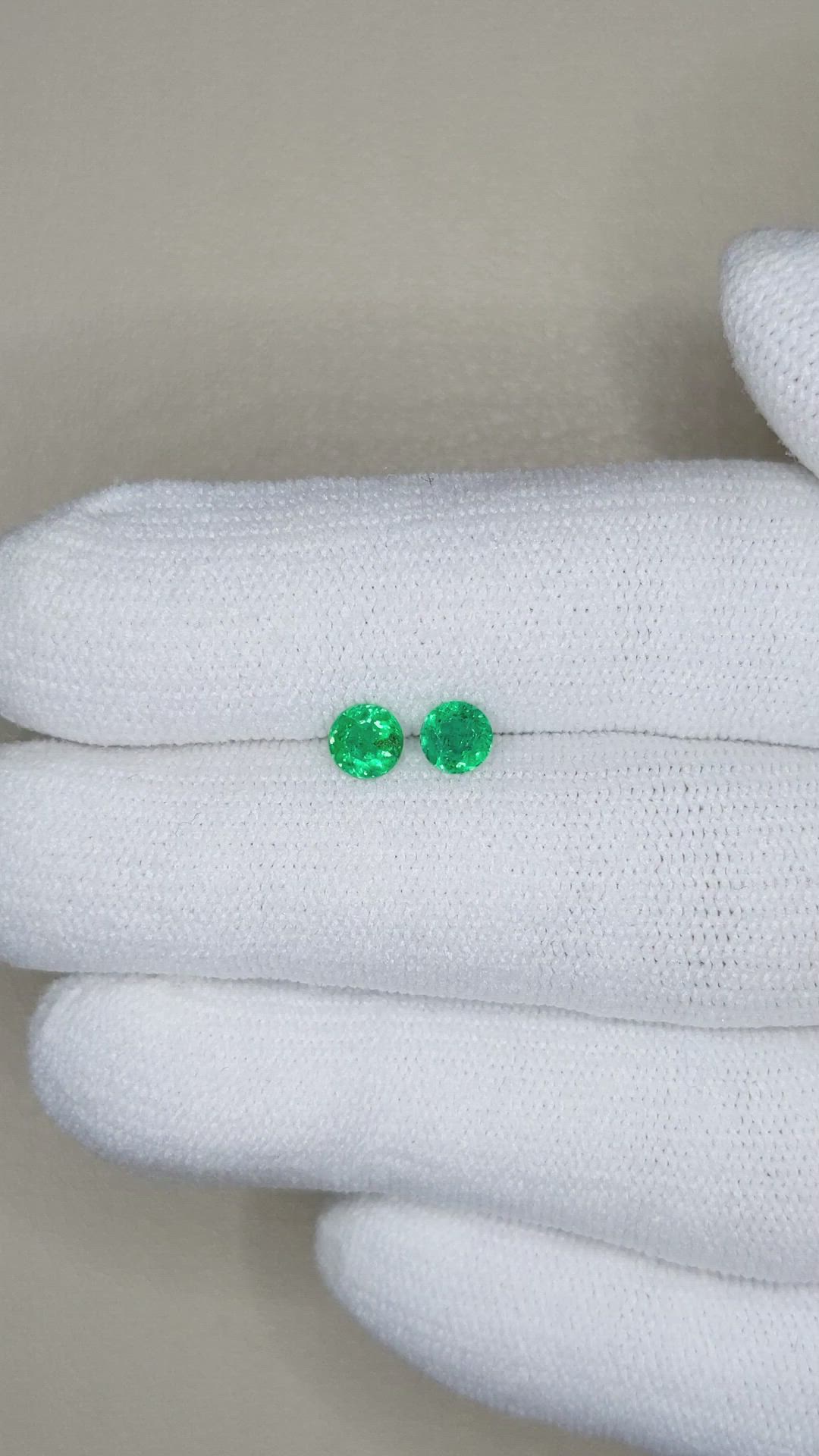0.43&nbsp;Ct.Tw.Total Carat Weight Emerald Pair from Zambia Size Video