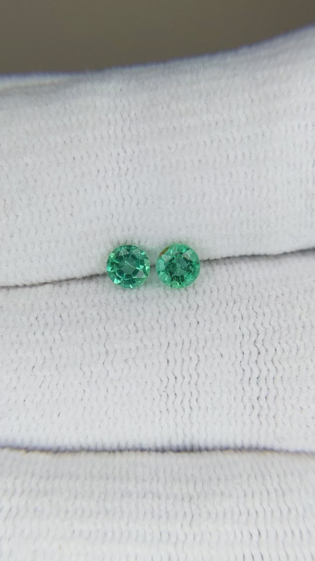 0.50 Ct.Tw.Total Carat Weight Emerald Pair from Zambia Size Video