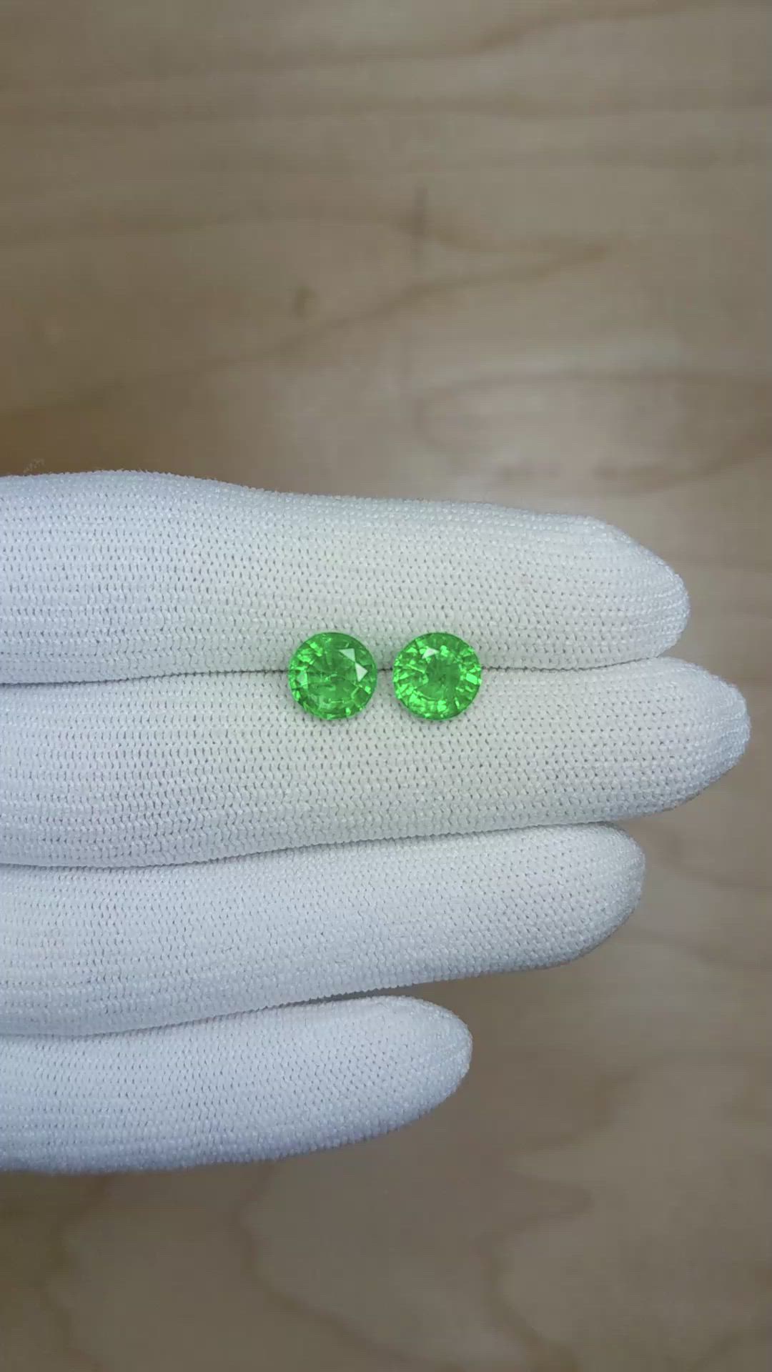 3.15&nbsp;Ct.Tw.Total Carat Weight Emerald Pair from Zambia Size Video