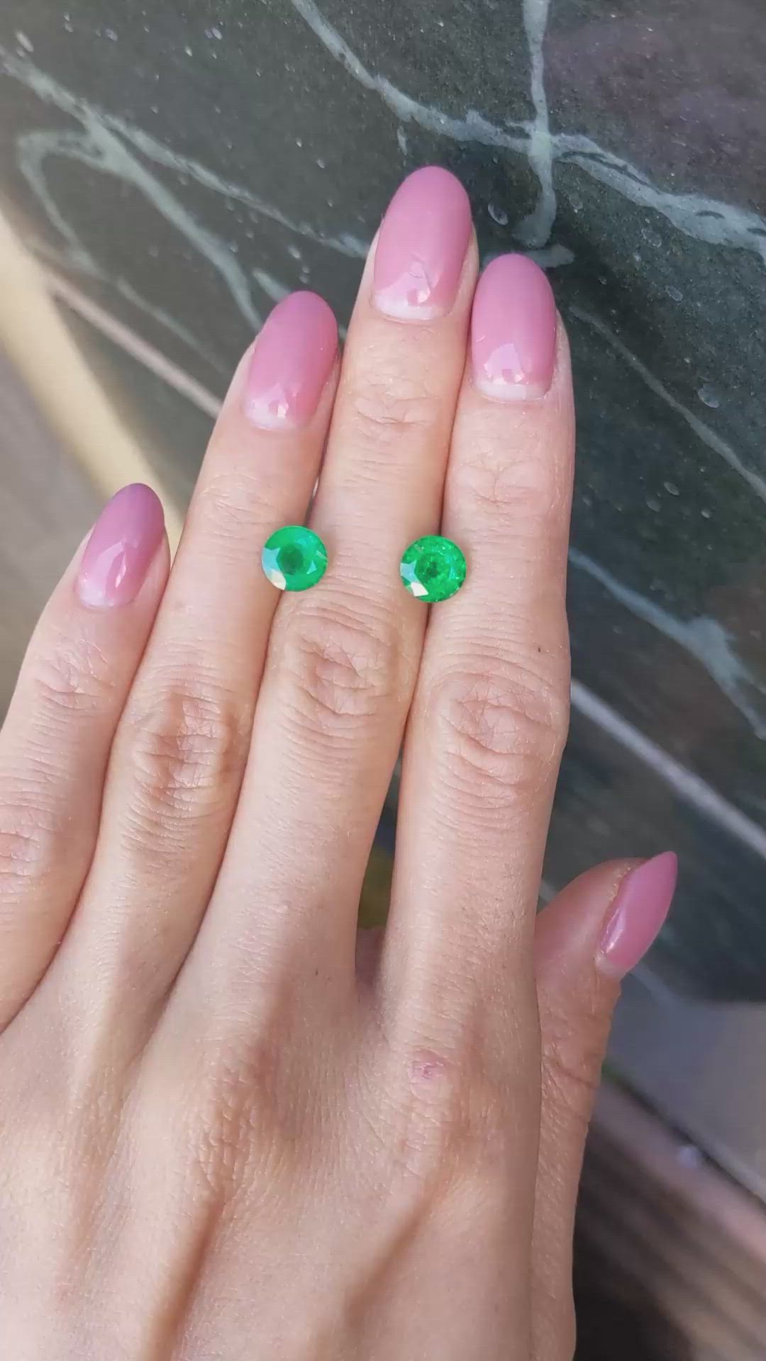 2.64&nbsp;Ct.Tw.Total Carat Weight Emerald Pair from Zambia Size Video