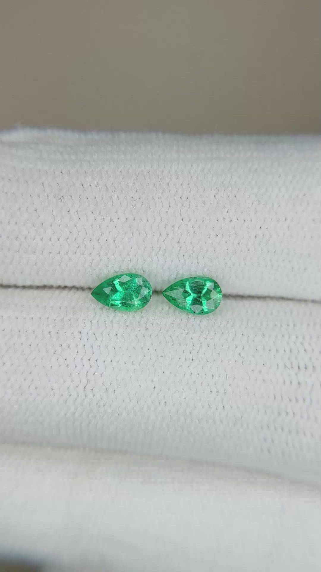 0.49&nbsp;Ct.Tw.Total Carat Weight Emerald Pair from Zambia Size Video