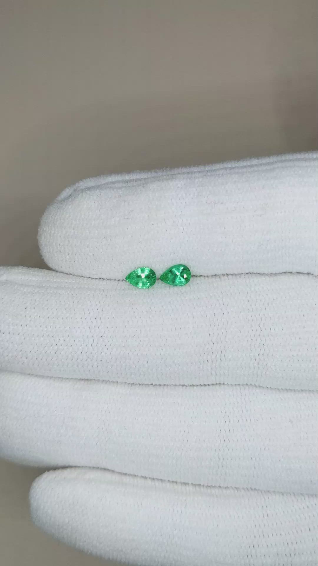 0.40&nbsp;Ct.Tw.Total Carat Weight Emerald Pair from Zambia Size Video