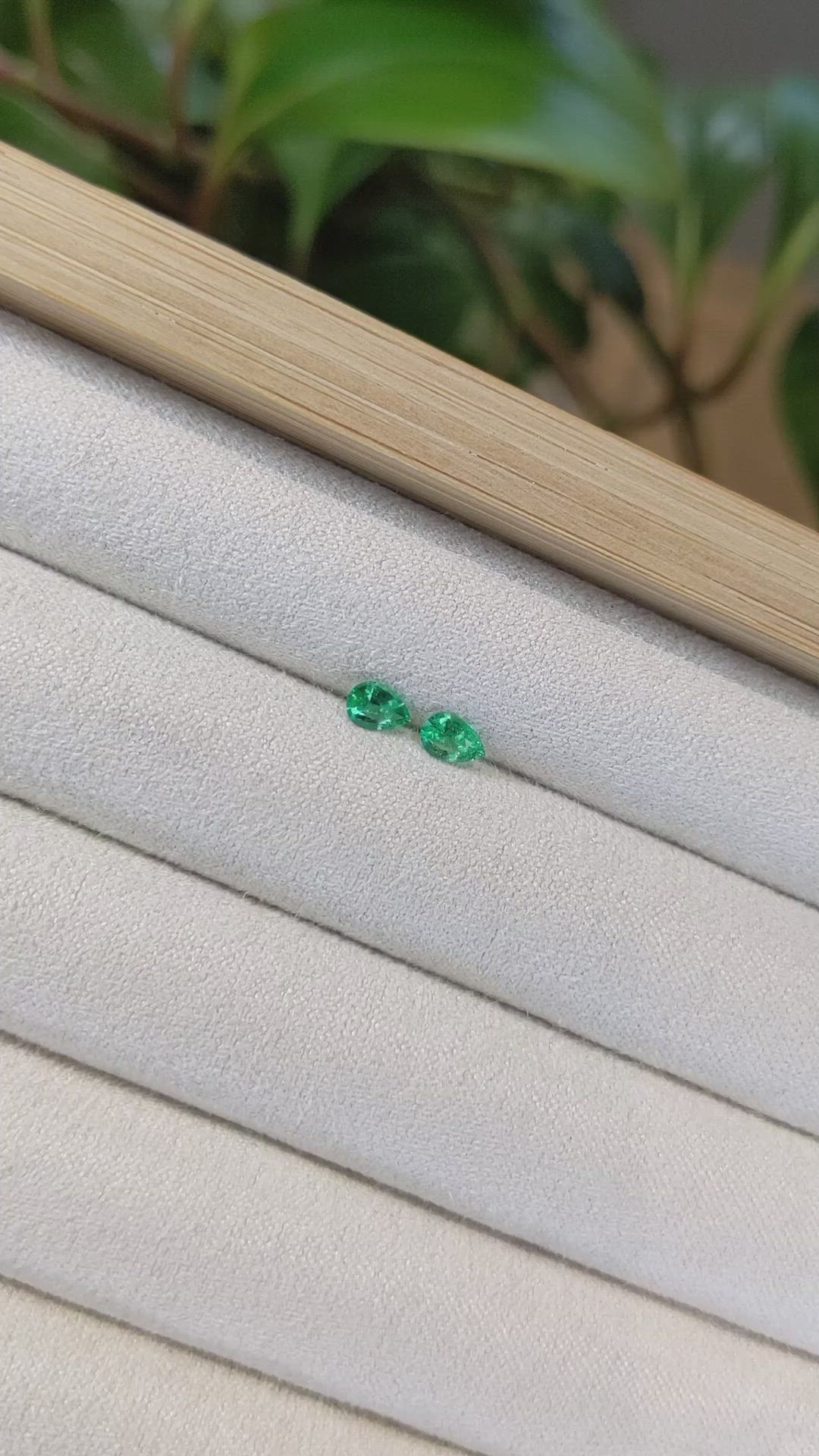 0.40&nbsp;Ct.Tw.Total Carat Weight Emerald Pair from Zambia Size Video