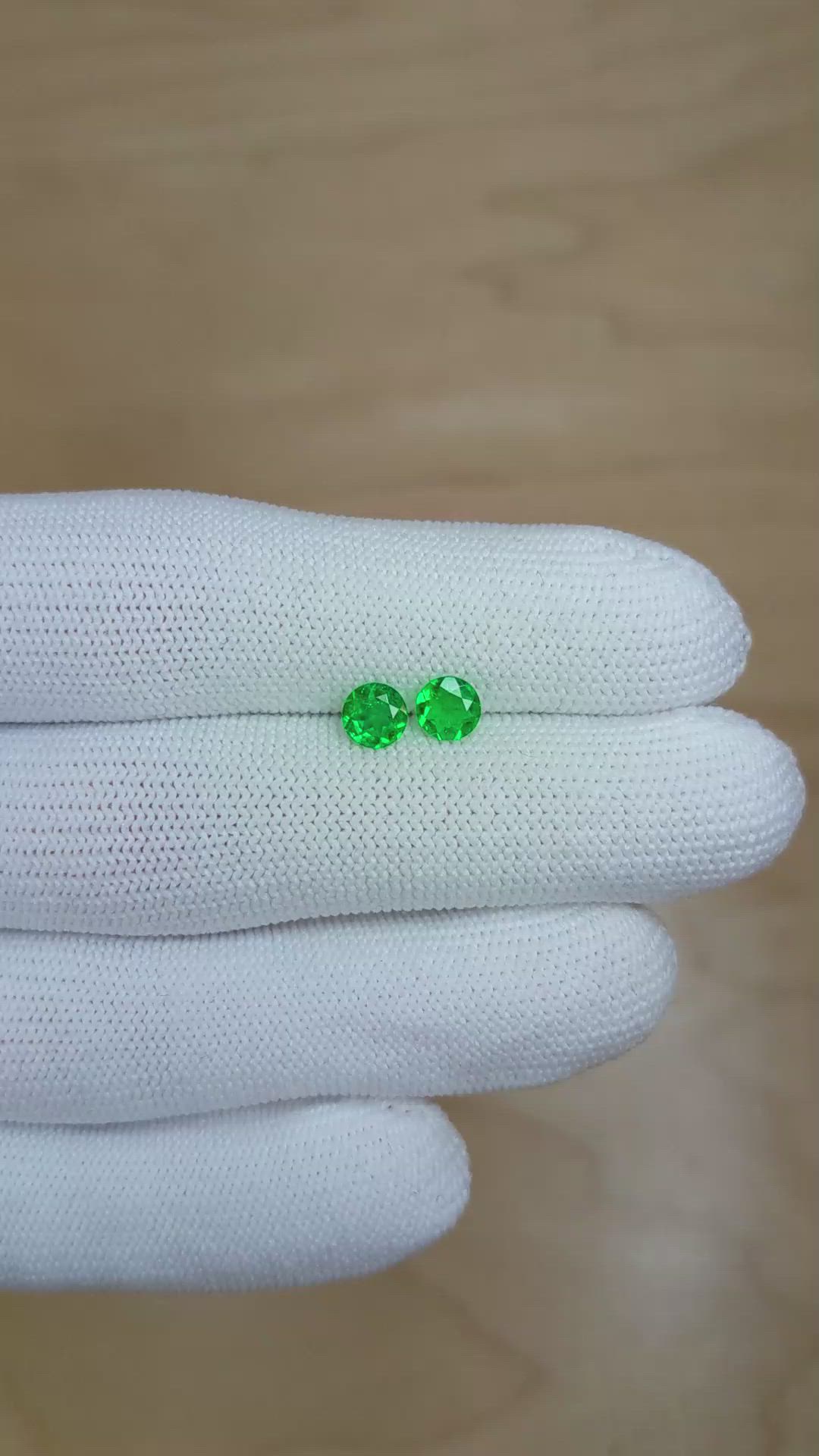 0.77&nbsp;Ct.Tw.Total Carat Weight Emerald Pair from Colombia Size Video