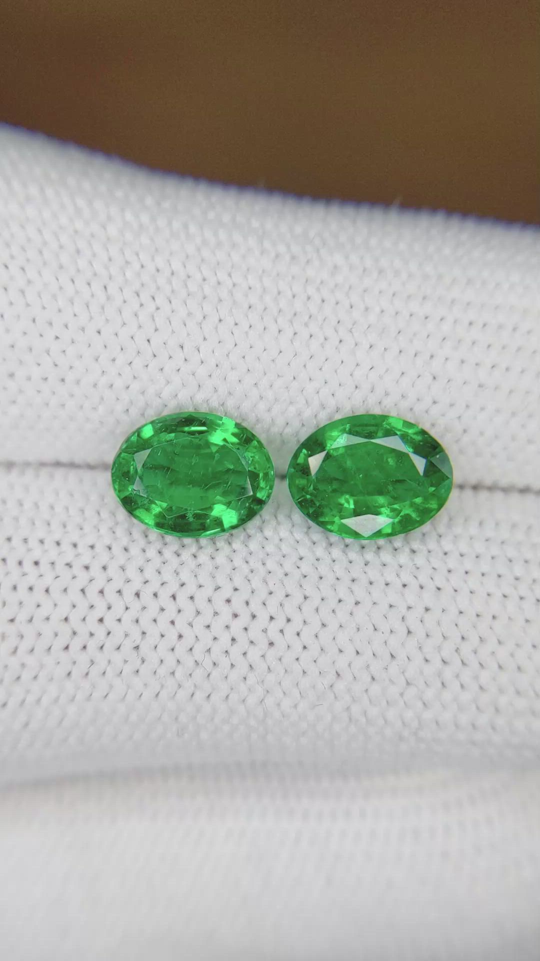 3.10&nbsp;Ct.Tw.Total Carat Weight Emerald Pair from Zambia Size Video
