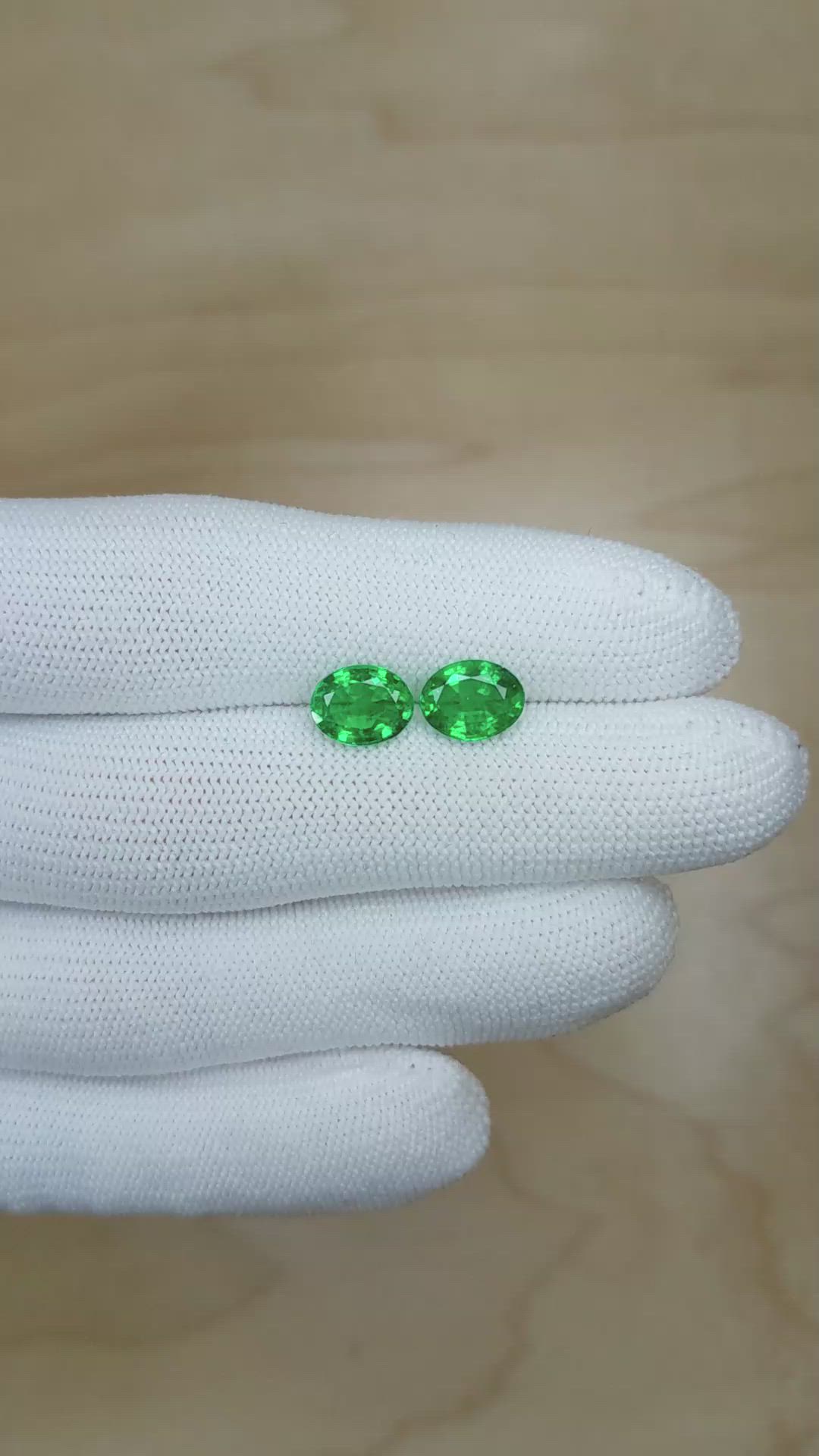 3.10&nbsp;Ct.Tw.Total Carat Weight Emerald Pair from Zambia Size Video