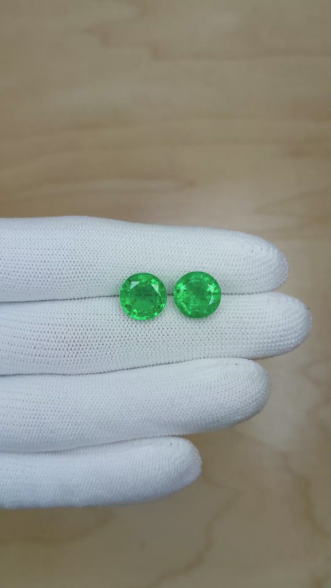 8.02&nbsp;Ct.Tw.Total Carat Weight Emerald Pair from Zambia Size Video