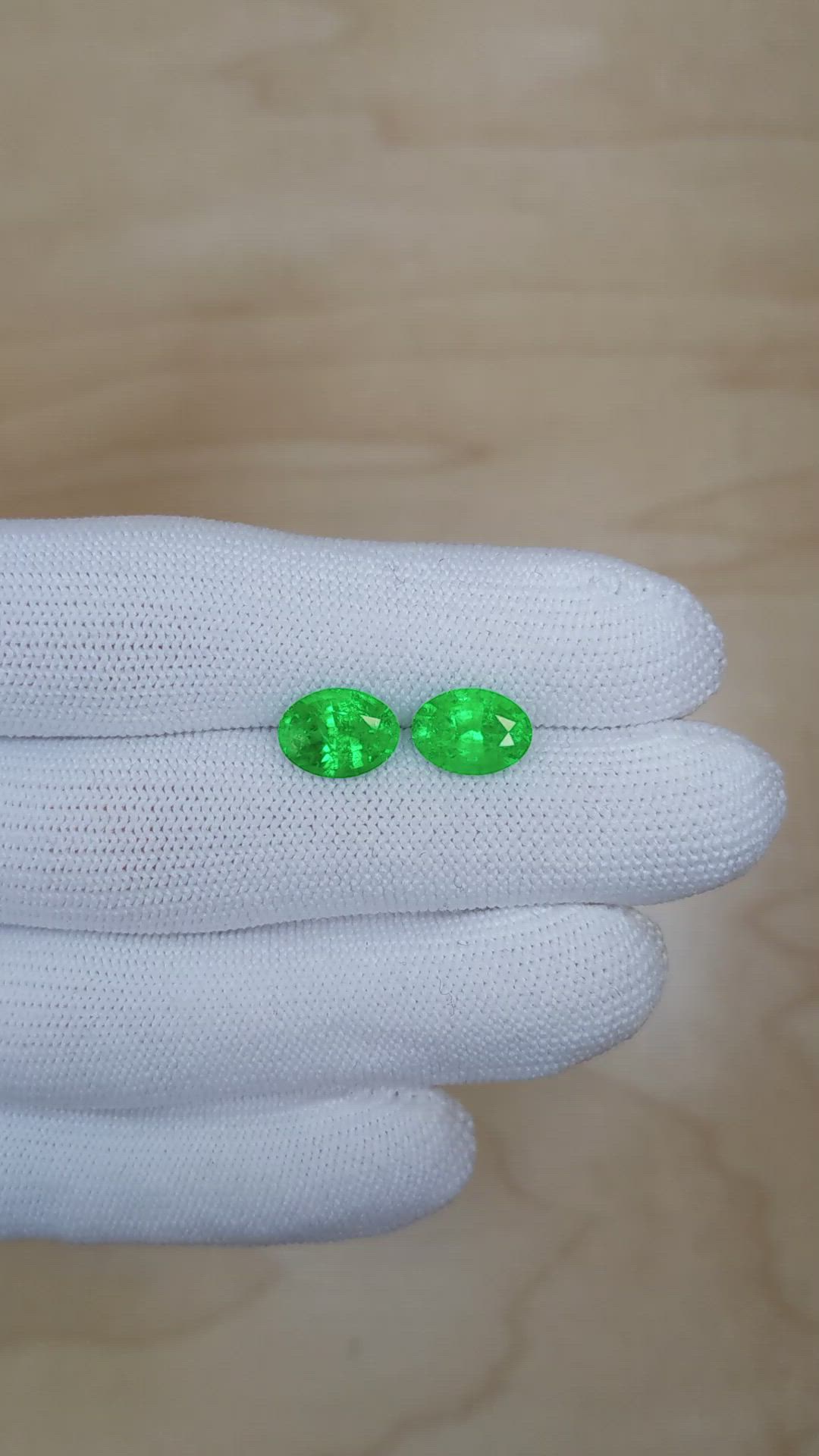 4.57&nbsp;Ct.Tw.Total Carat Weight Emerald Pair from Ethiopia Size Video