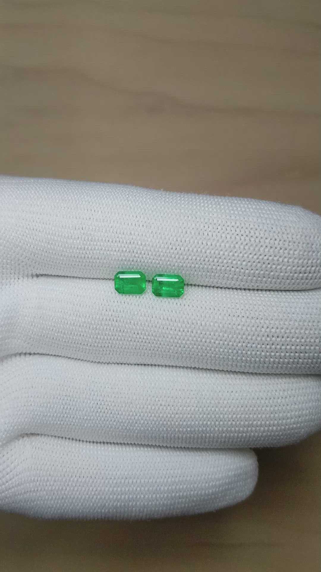 1.58&nbsp;Ct.Tw.Total Carat Weight Emerald Pair from Afghanistan Size Video
