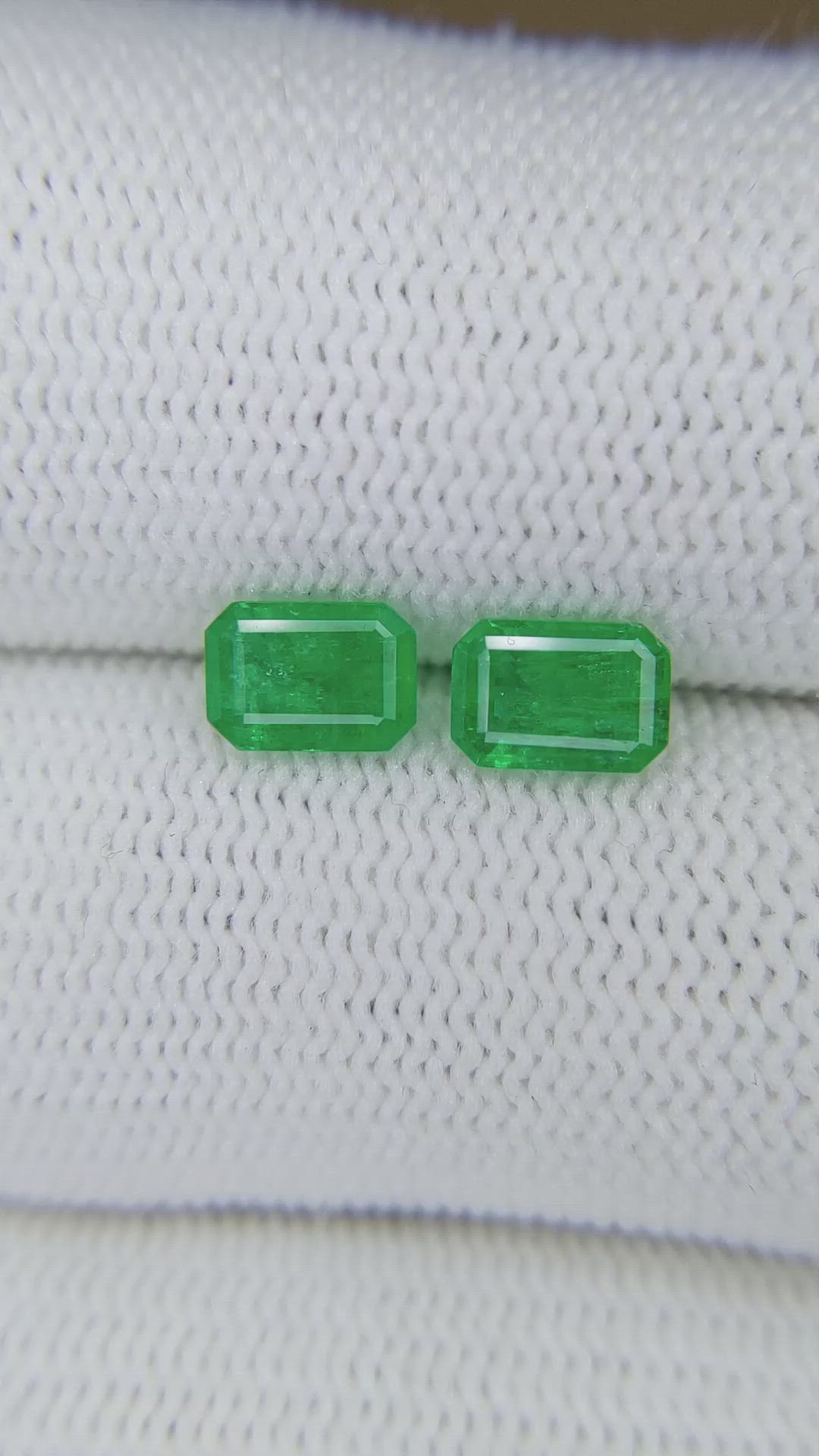 1.58&nbsp;Ct.Tw.Total Carat Weight Emerald Pair from Afghanistan Size Video