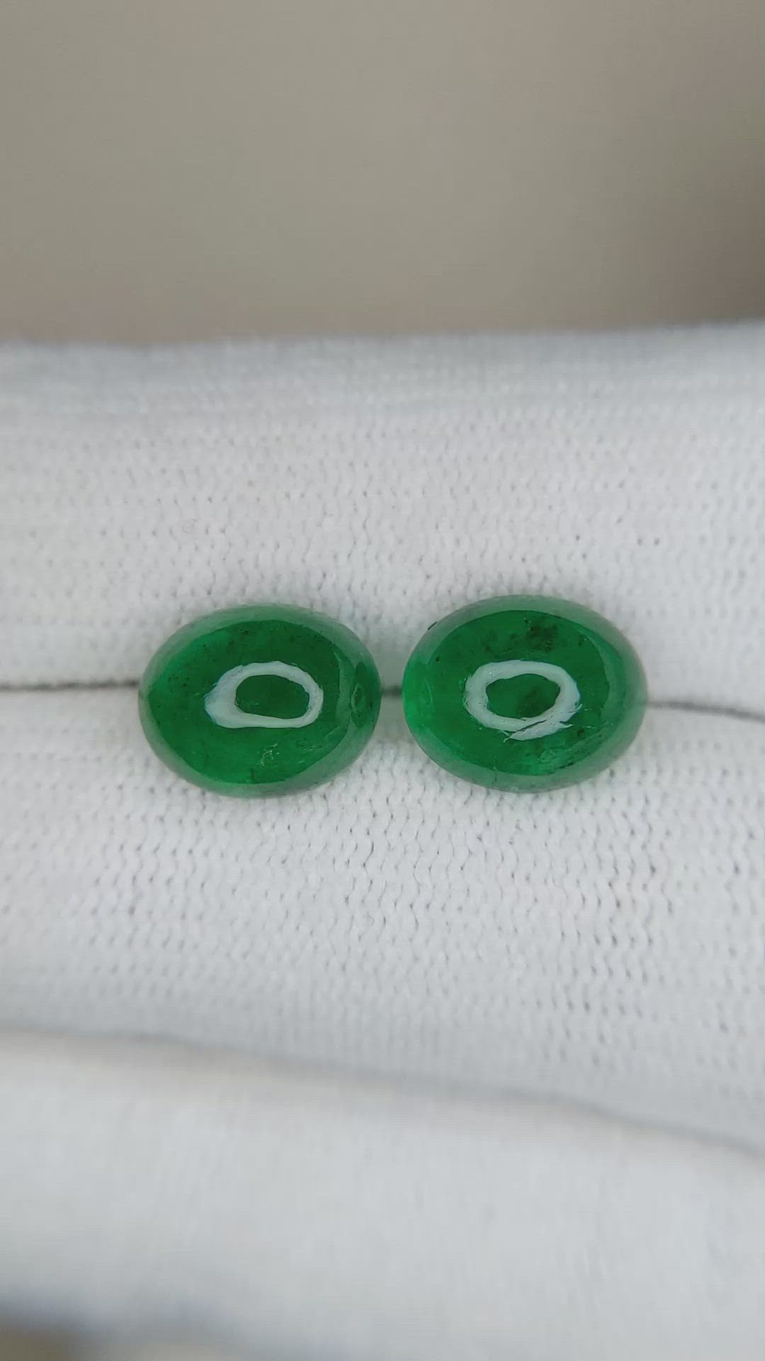 5.10&nbsp;Ct.Tw.Total Carat Weight Cabochon Emerald Pair from Zambia Size Video