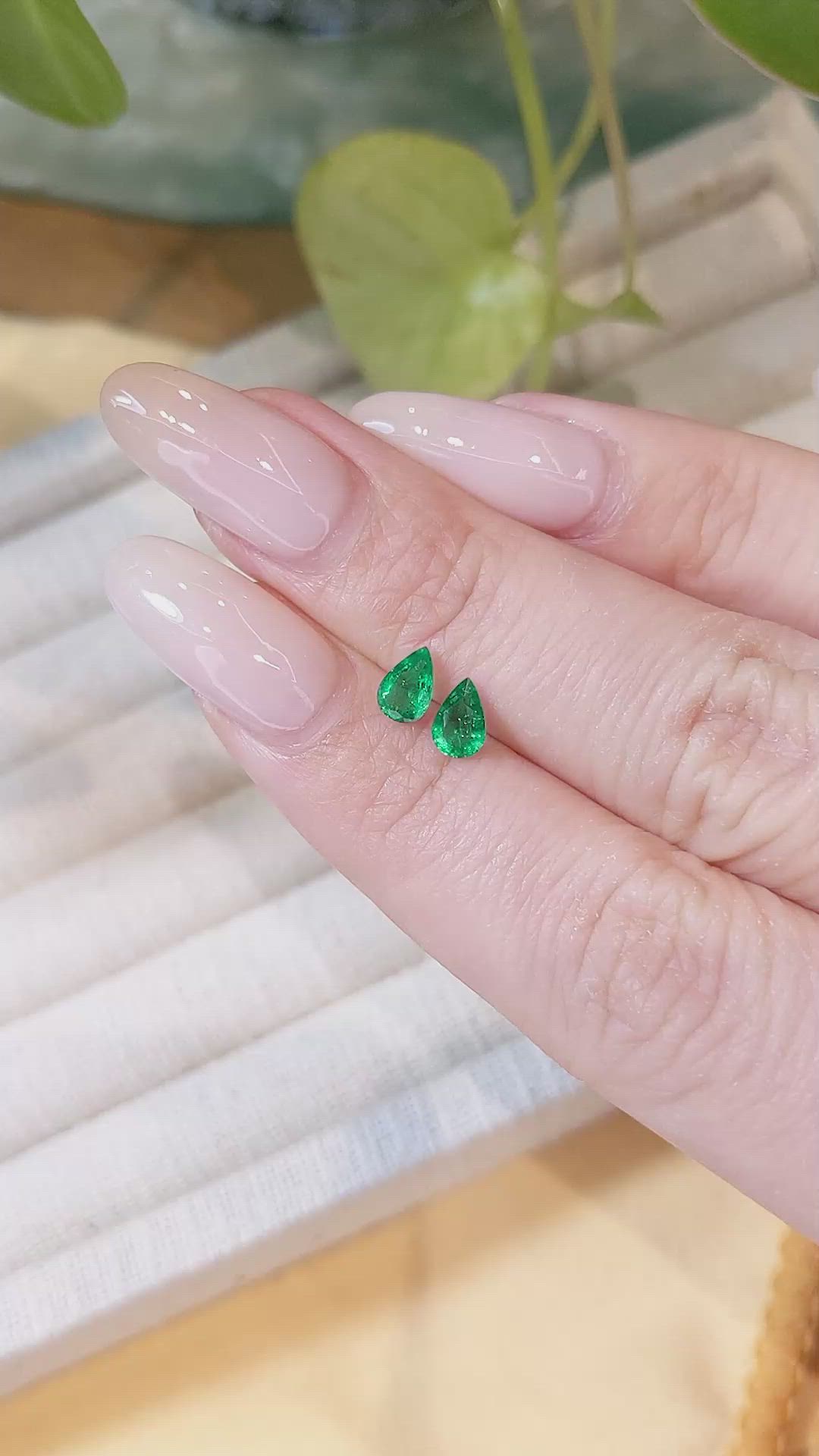 0.65&nbsp;Ct.Tw.Total Carat Weight Emerald Pair from Zambia Size Video