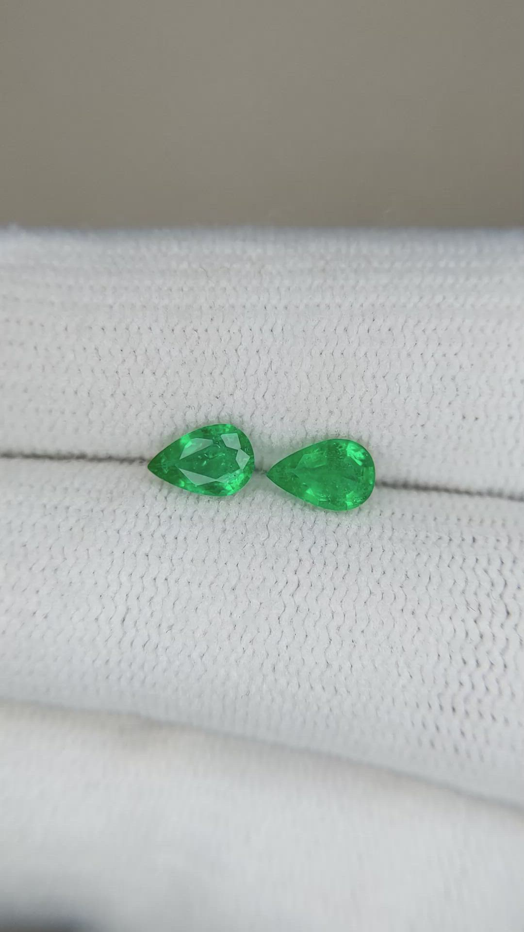 0.65&nbsp;Ct.Tw.Total Carat Weight Emerald Pair from Zambia Size Video