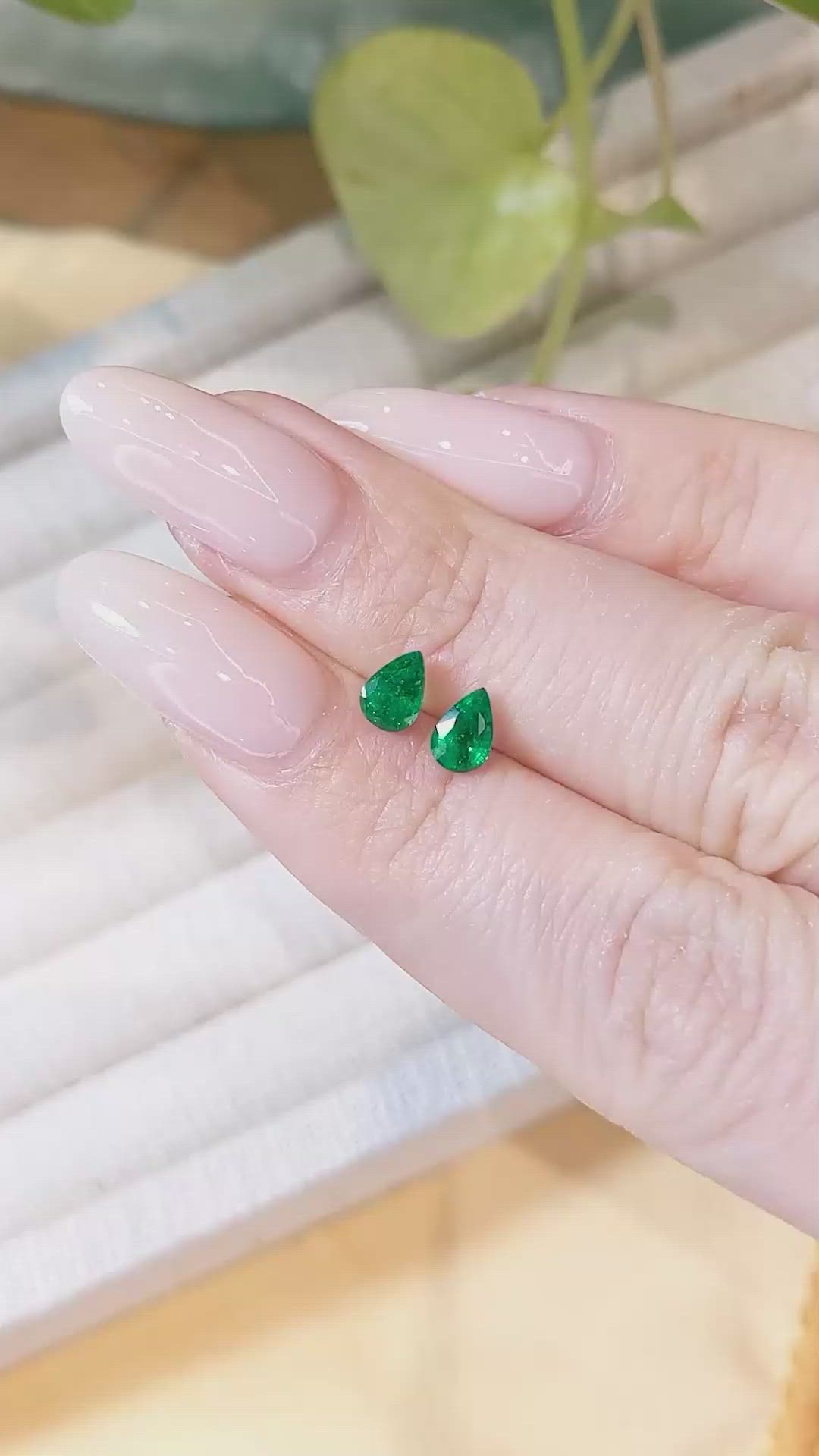0.87&nbsp;Ct.Tw.Total Carat Weight Emerald Pair from Zambia Size Video