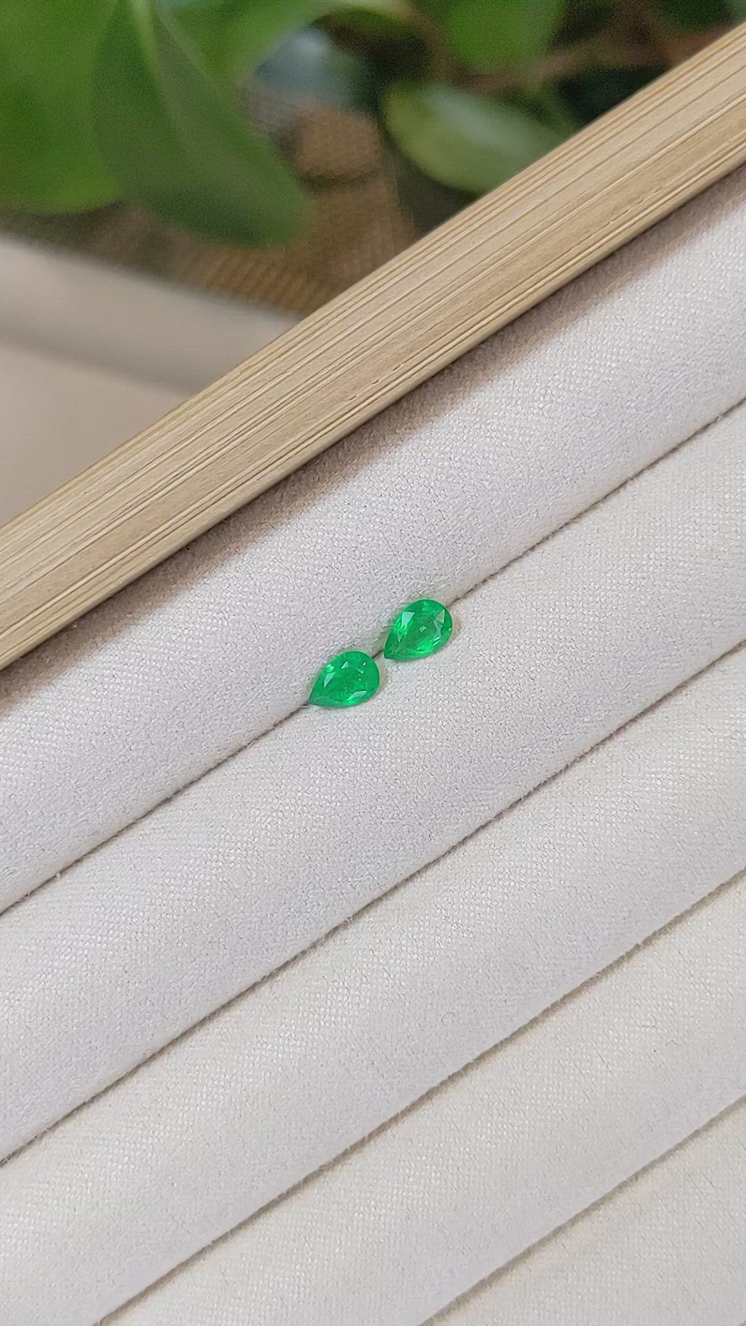 0.75&nbsp;Ct.Tw.Total Carat Weight Emerald Pair from Zambia Size Video