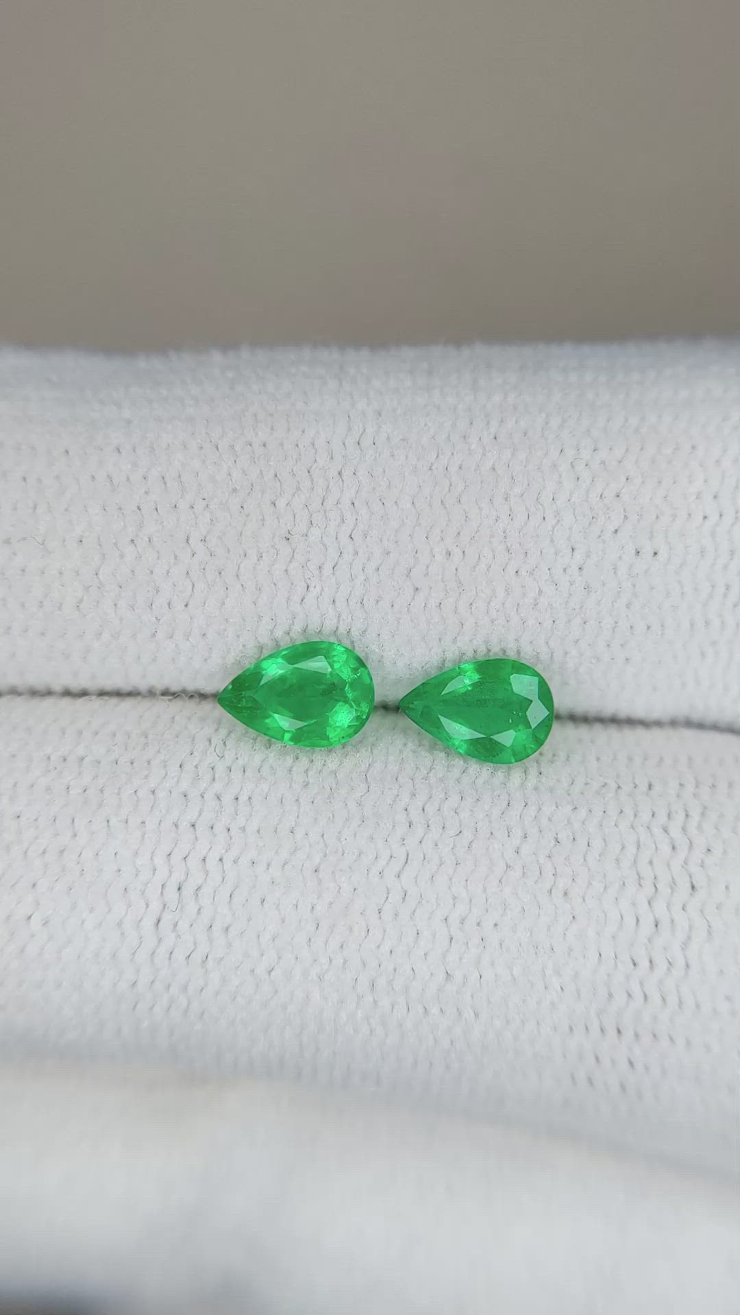 0.75&nbsp;Ct.Tw.Total Carat Weight Emerald Pair from Zambia Size Video