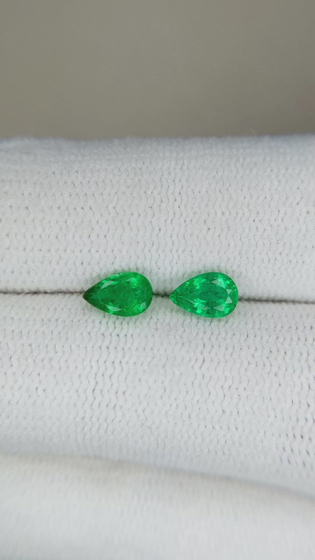 0.75&nbsp;Ct.Tw.Total Carat Weight Emerald Pair from Zambia Size Video