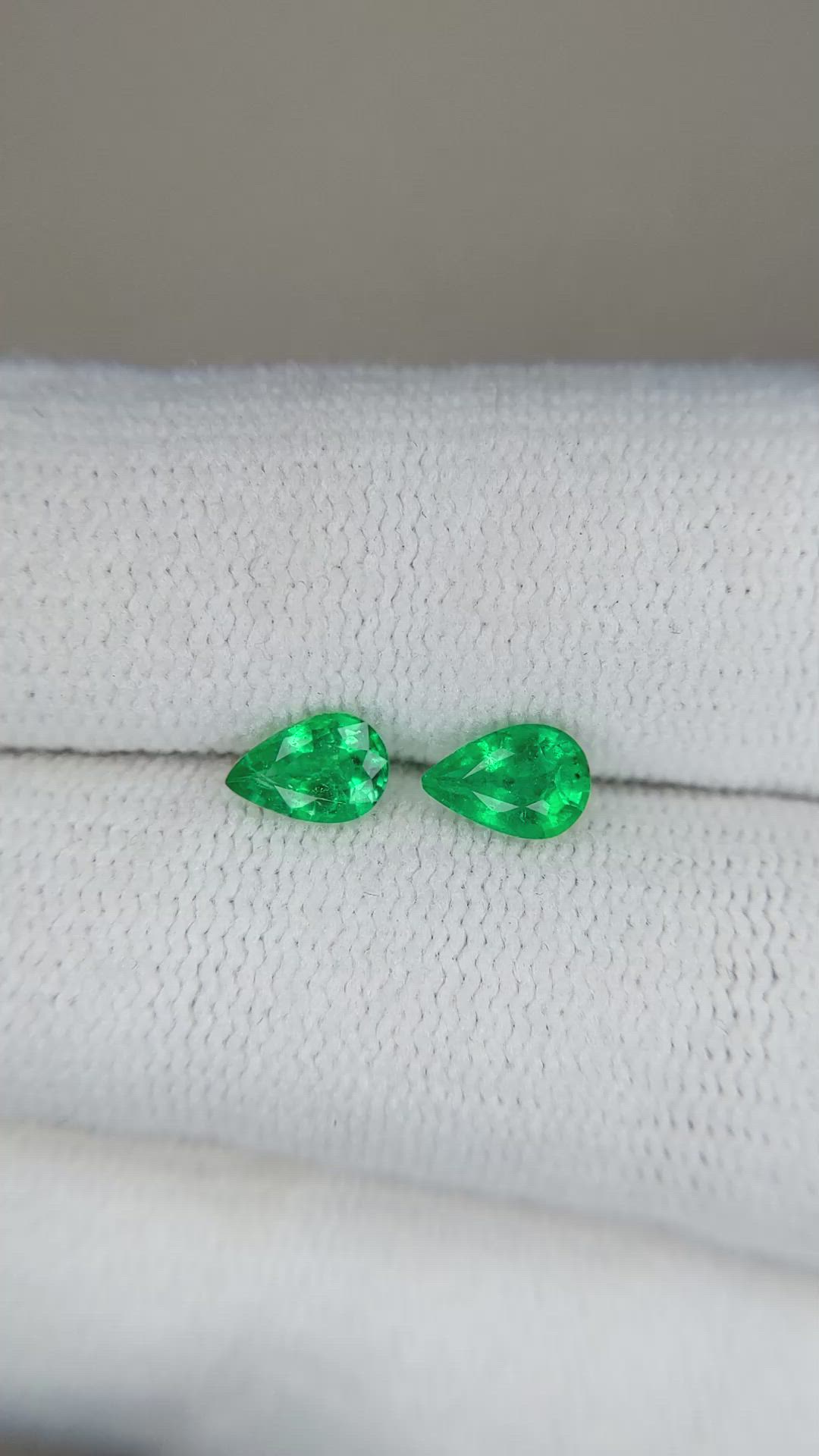 0.72&nbsp;Ct.Tw.Total Carat Weight Emerald Pair from Zambia Size Video