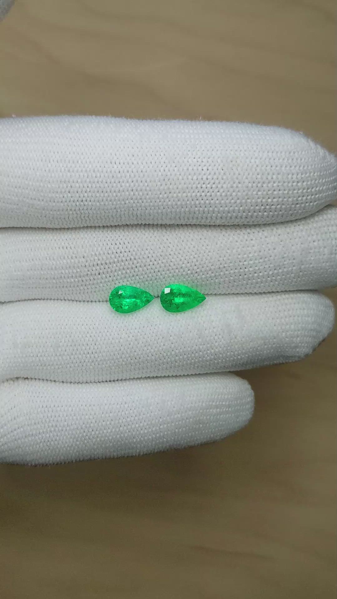 2.50&nbsp;Ct.Tw.Total Carat Weight Emerald Pair from Colombia Size Video