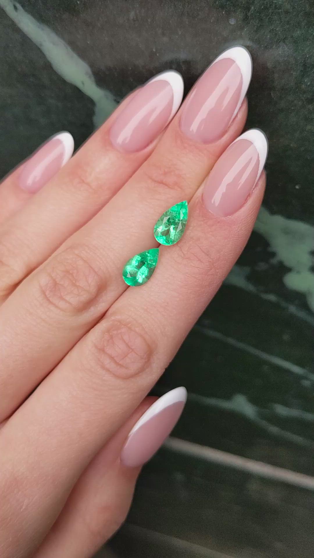 3.05&nbsp;Ct.Tw.Total Carat Weight Emerald Pair from Colombia Size Video