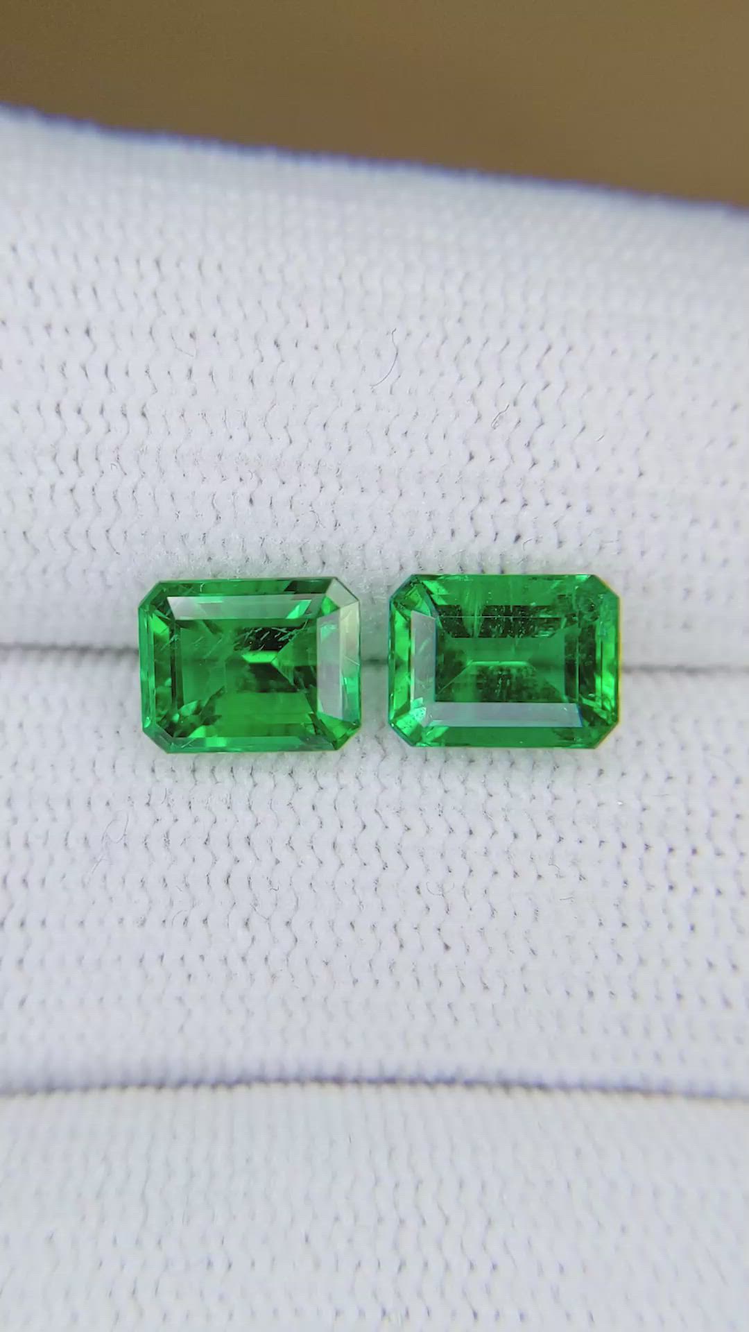 2.98&nbsp;Ct.Tw.Total Carat Weight Emerald Pair from Brazil Size Video