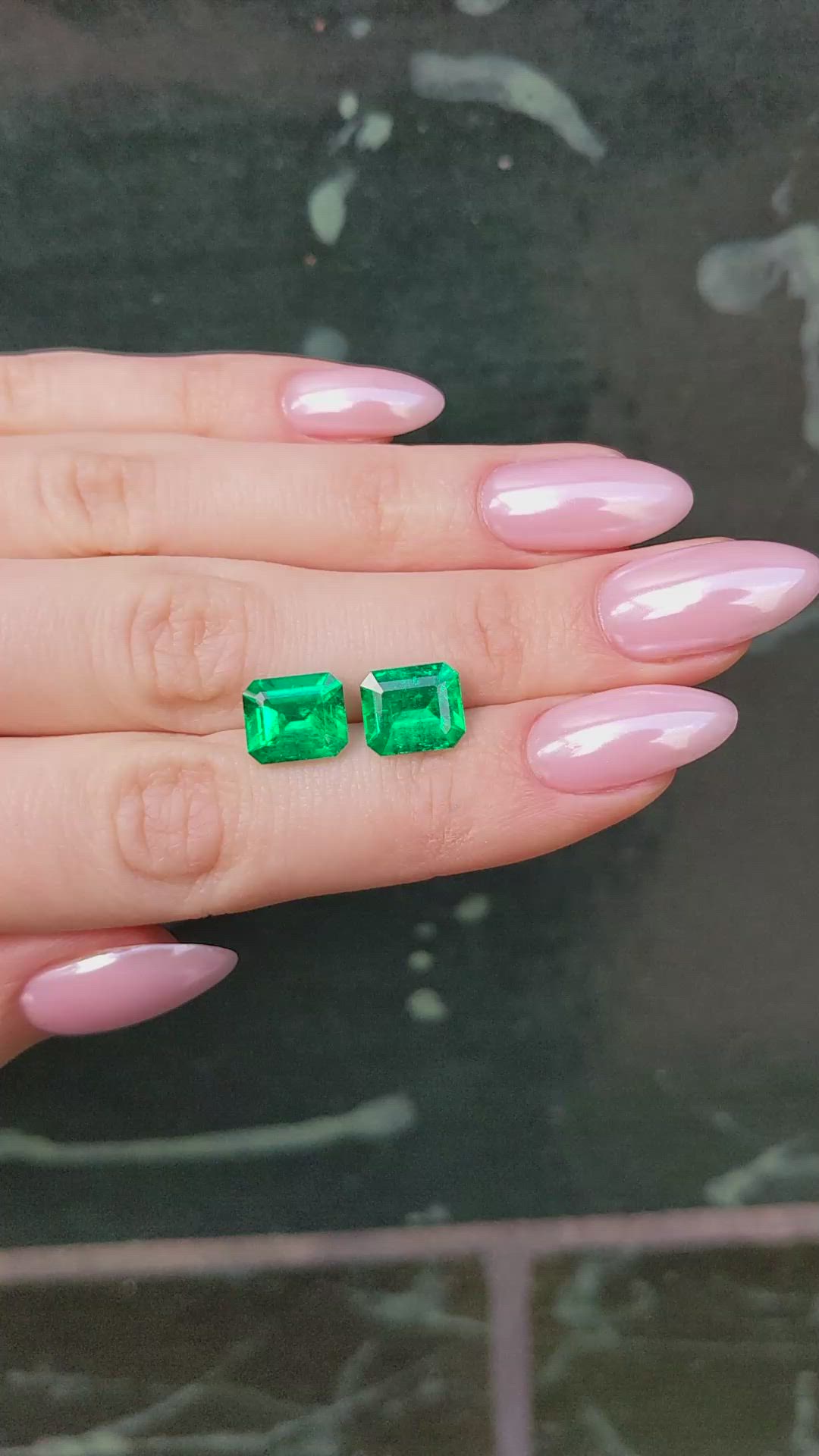 5.90&nbsp;Ct.Tw.Total Carat Weight Emerald Pair from Colombia - Muzo Size Video