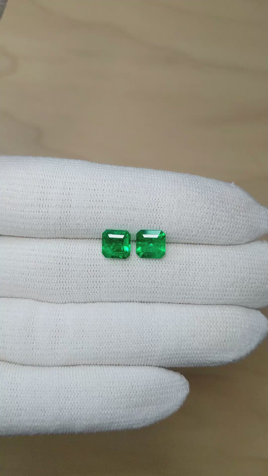 3.09&nbsp;Ct.Tw.Total Carat Weight Emerald Pair from Colombia - Muzo Size Video