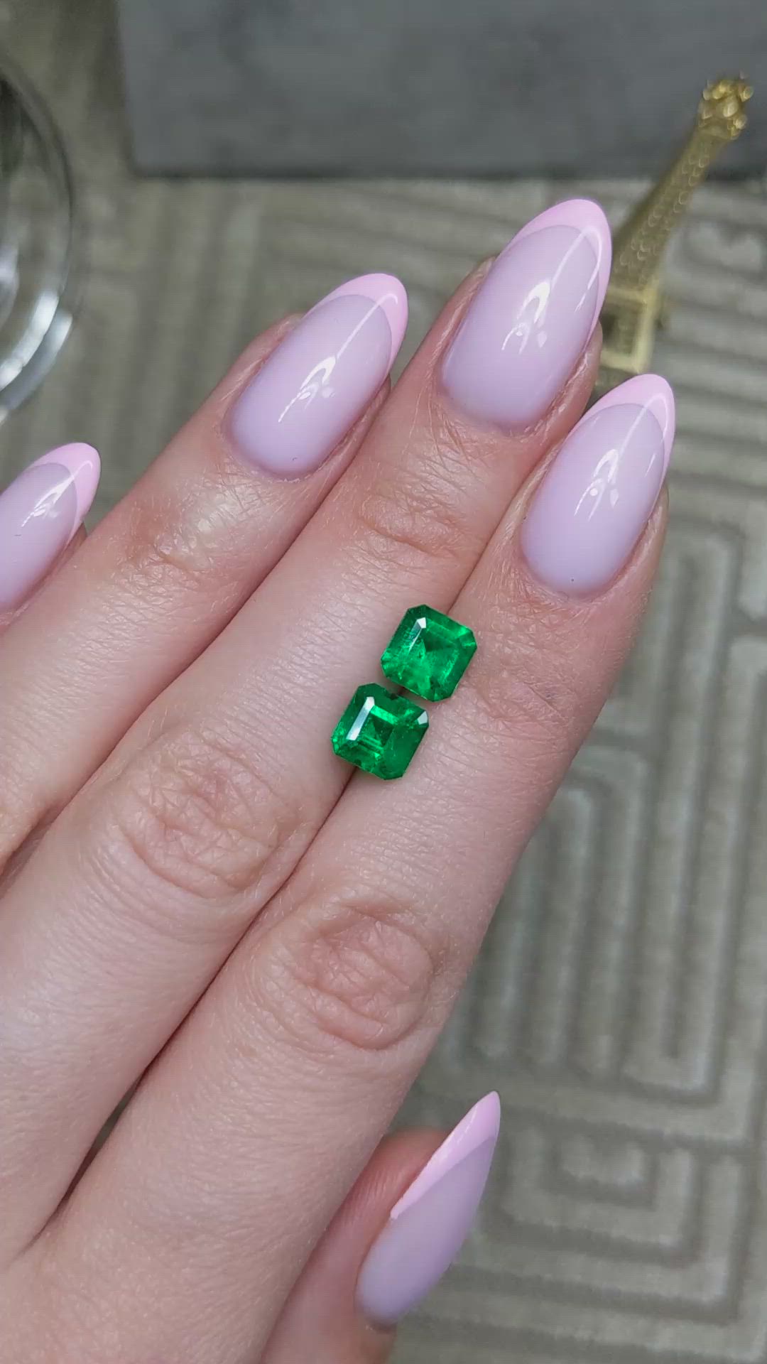 3.09&nbsp;Ct.Tw.Total Carat Weight Emerald Pair from Colombia - Muzo Size Video
