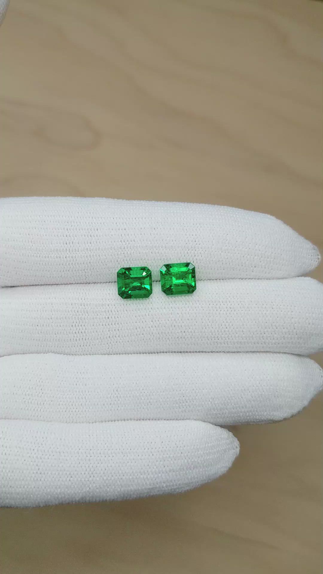 3.58&nbsp;Ct.Tw.Total Carat Weight Emerald Pair from Colombia - Muzo Size Video