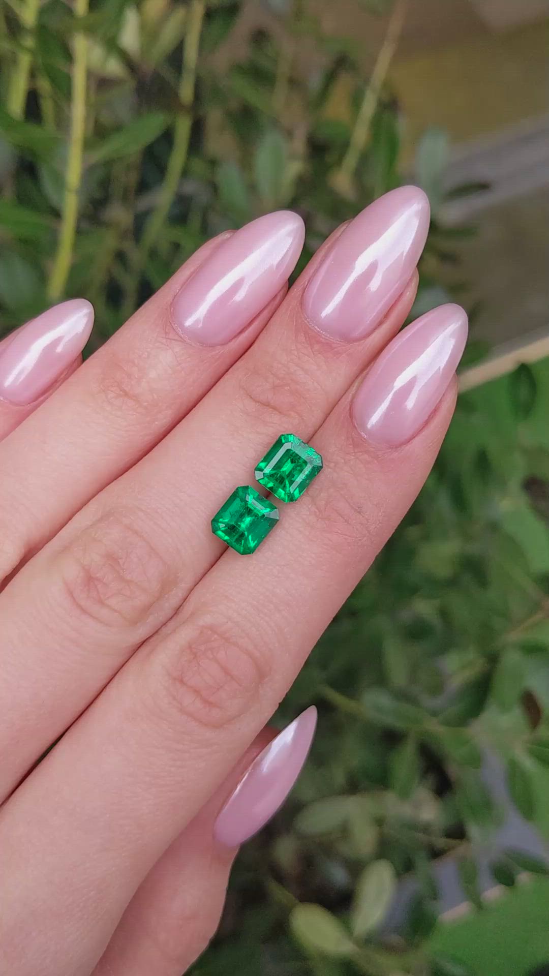 3.58&nbsp;Ct.Tw.Total Carat Weight Emerald Pair from Colombia - Muzo Size Video