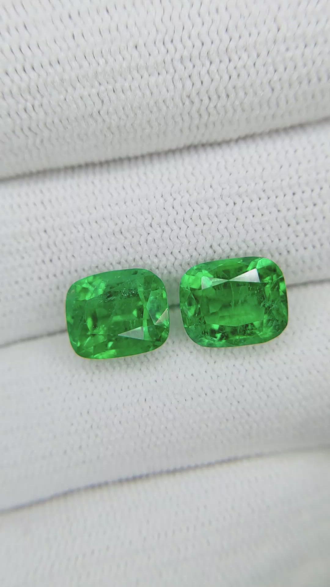 5.68&nbsp;Ct.Tw.Total Carat Weight Emerald Pair from Zambia Size Video