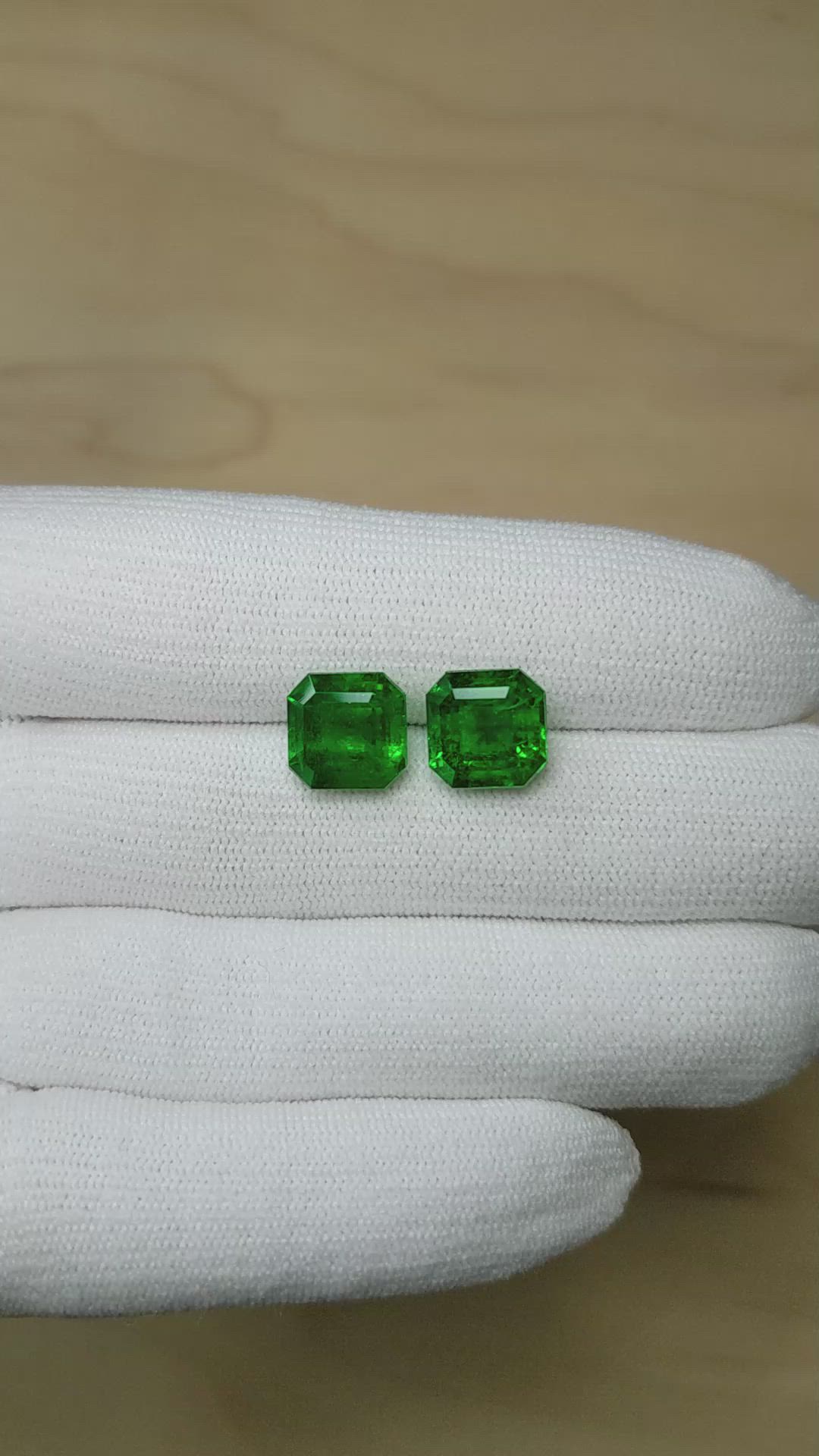 9.33&nbsp;Ct.Tw.Total Carat Weight Emerald Pair from Zambia Size Video