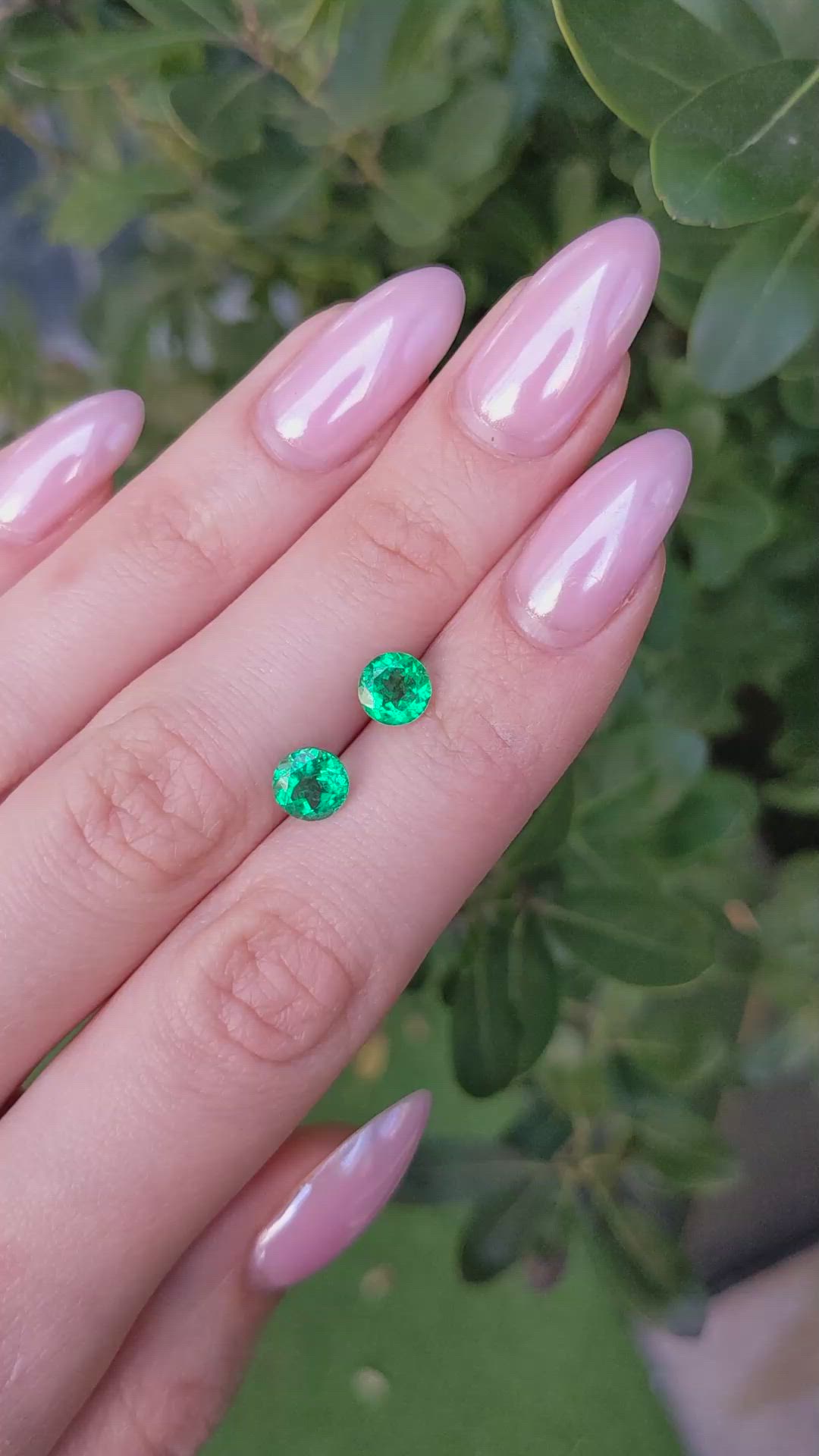 1.95&nbsp;Ct.Tw.Total Carat Weight Emerald Pair from Zambia Size Video